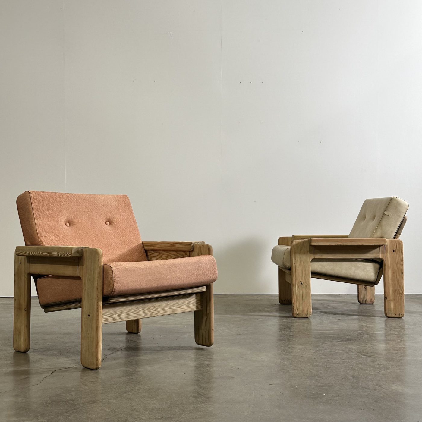 objet-vagabond-midcentury-armchairs0000