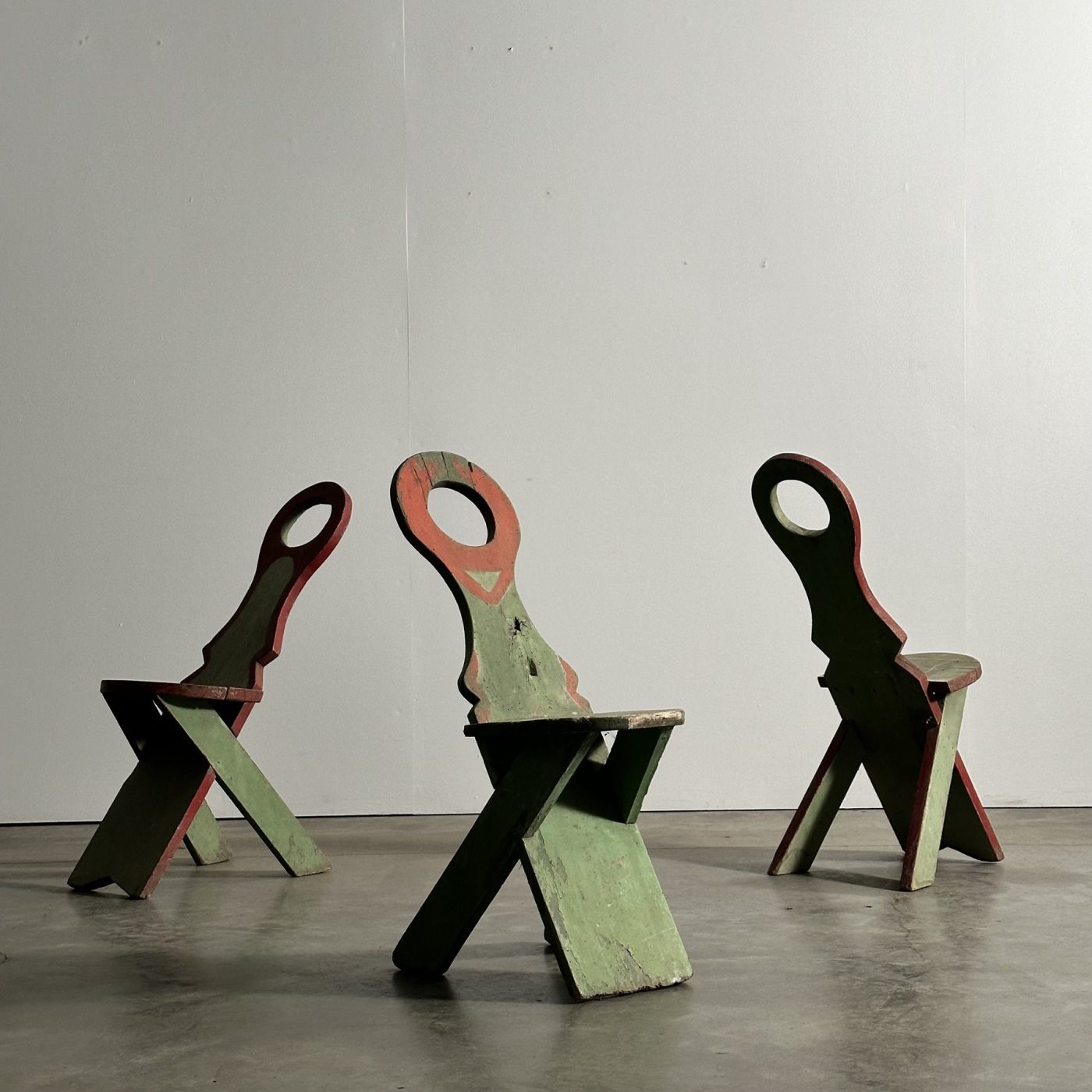 objet-vagabond-painted-chairs0003