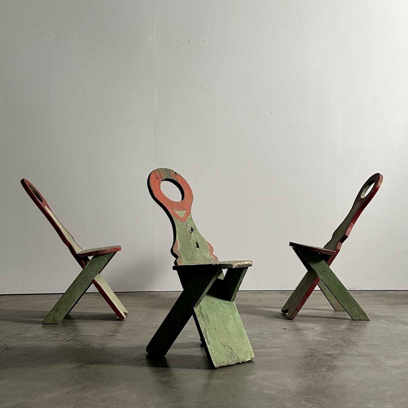 objet-vagabond-painted-chairs0004