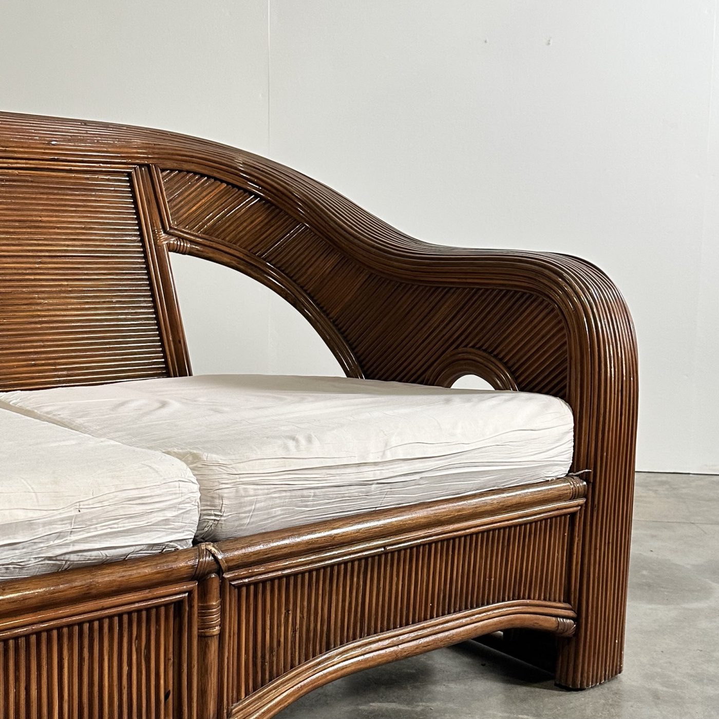 objet-vagabond-rattan-sofa0005