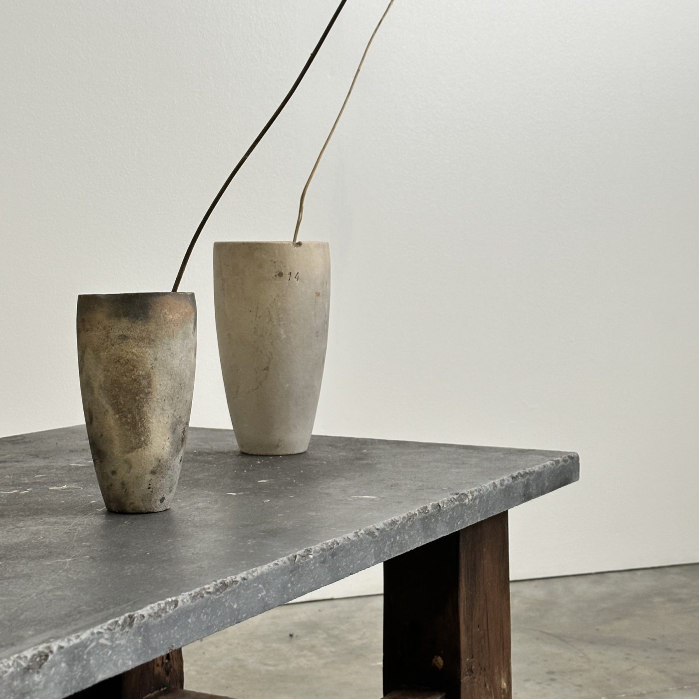 objet-vagabond-stone-lowtable0003