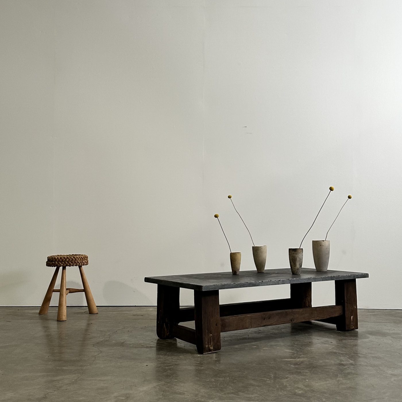 objet-vagabond-stone-lowtable0004