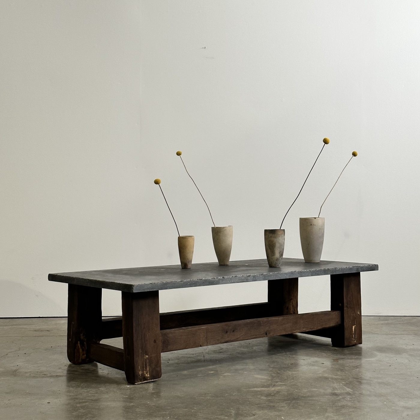 objet-vagabond-stone-lowtable0005