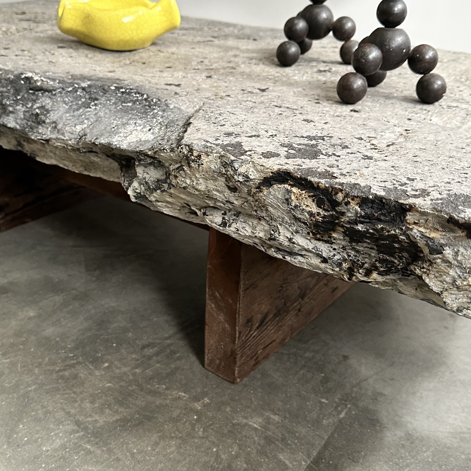 objet-vagabond-stone-side-tables0000