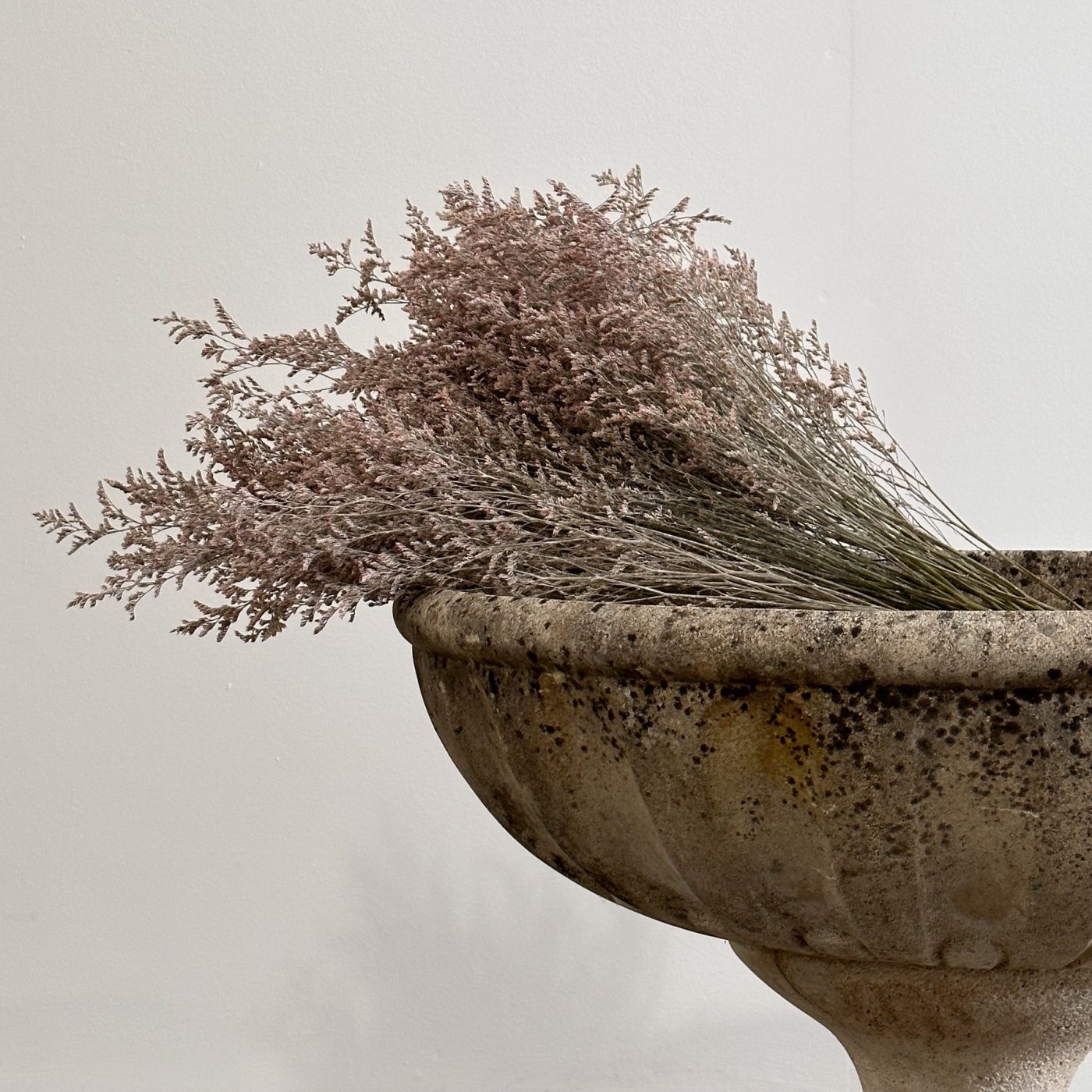 objet-vagabond-concrete-planter0001