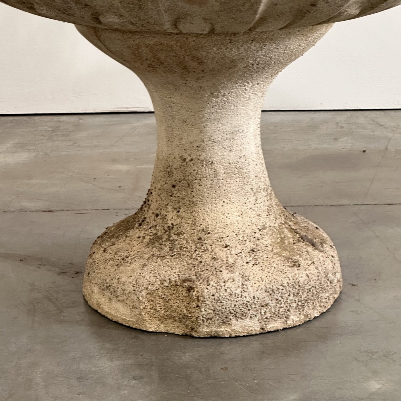 objet-vagabond-concrete-planter0002