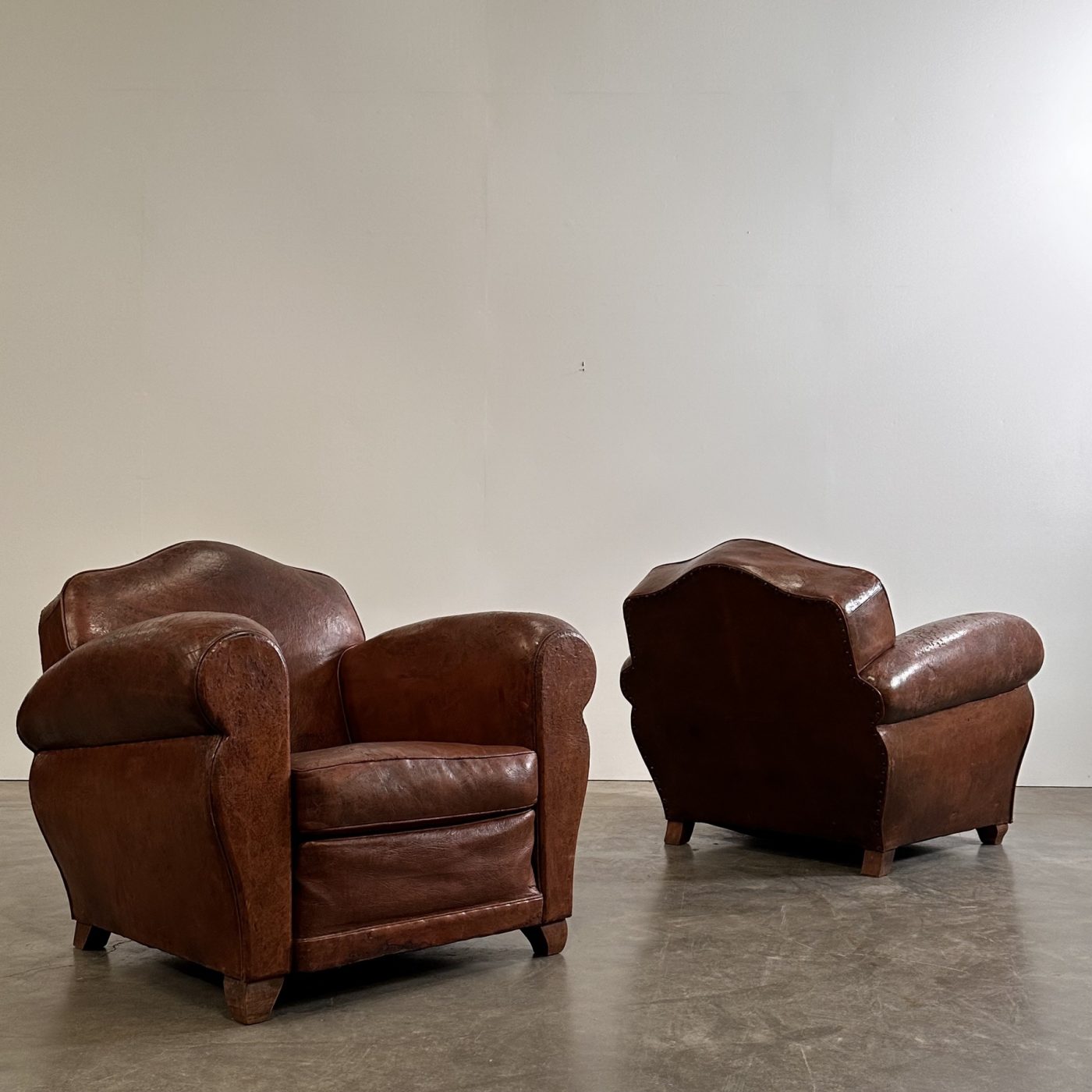 objet-vagabond-leather-armchairs0000