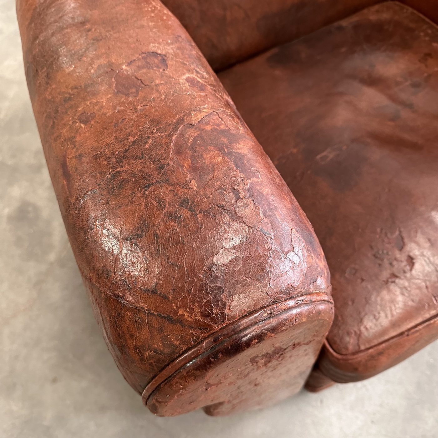 objet-vagabond-leather-armchairs0006