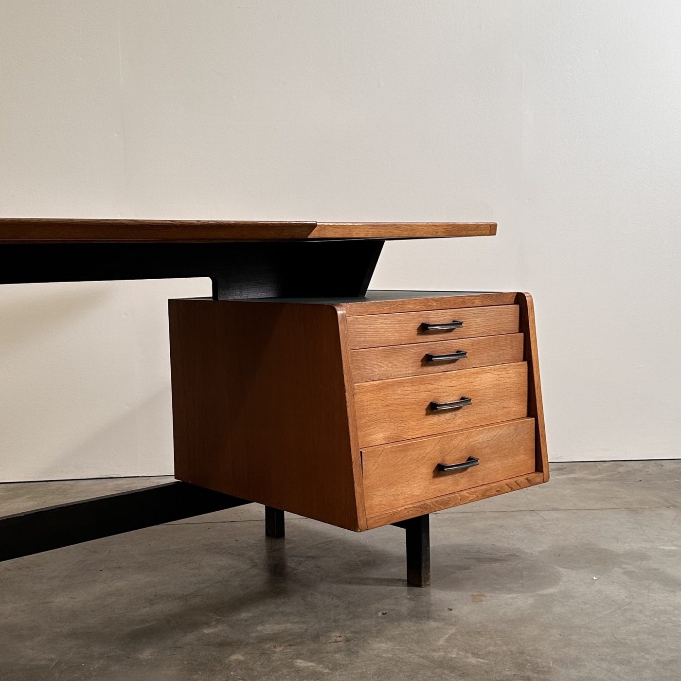 objet-vagabond-midcentury-desk0003