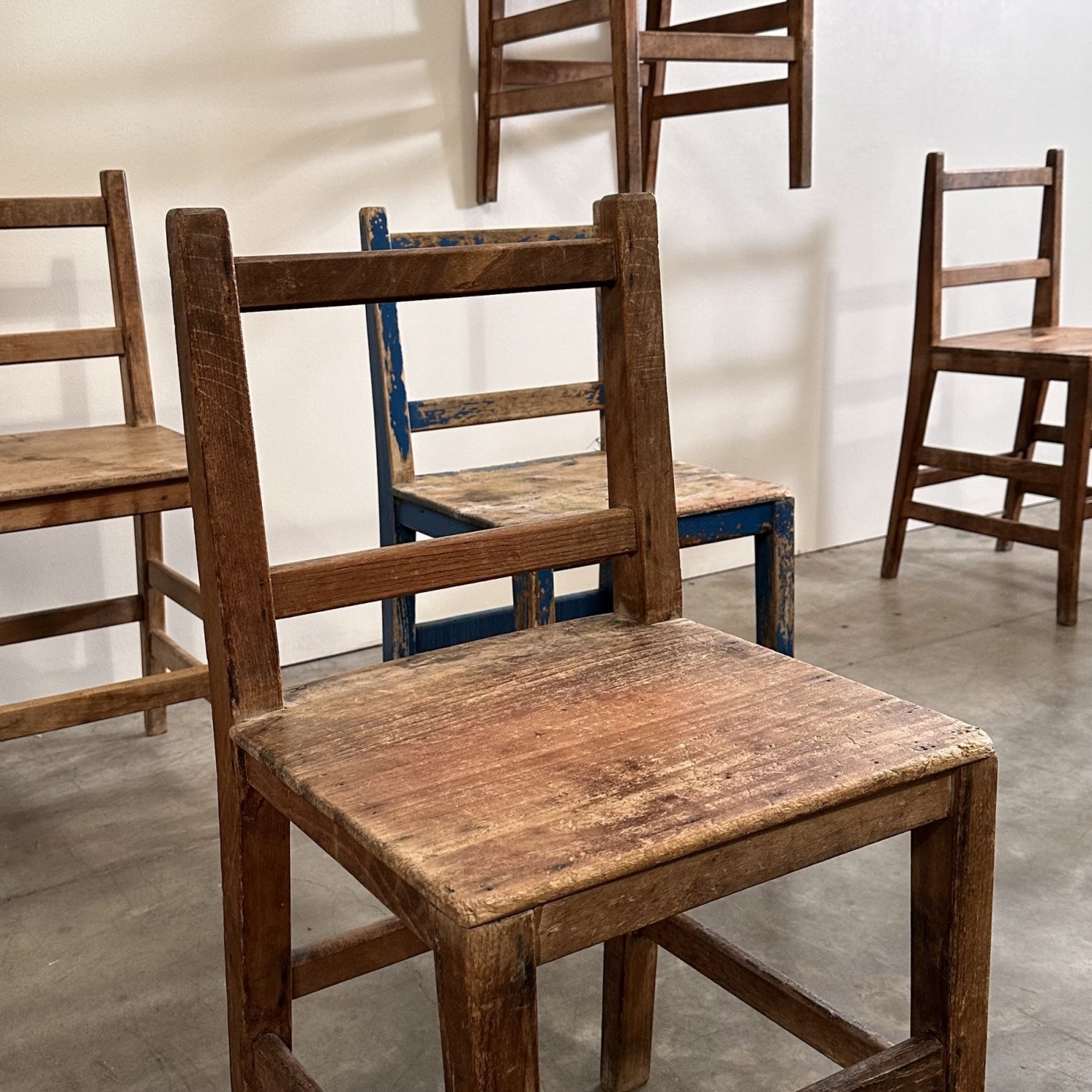 objet-vagabond-naive-chairs0000