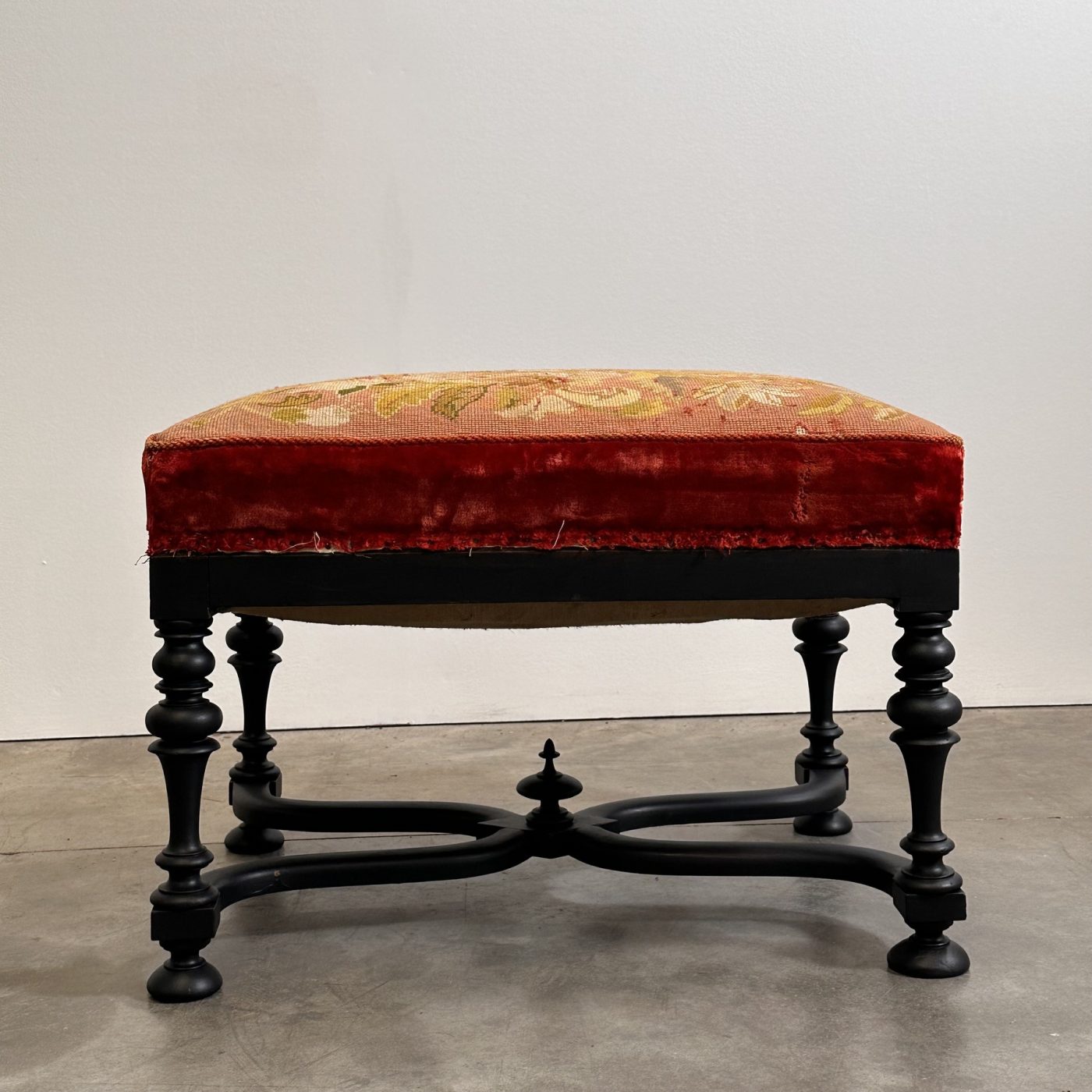 objet-vagabond-napoleon3-stool0000