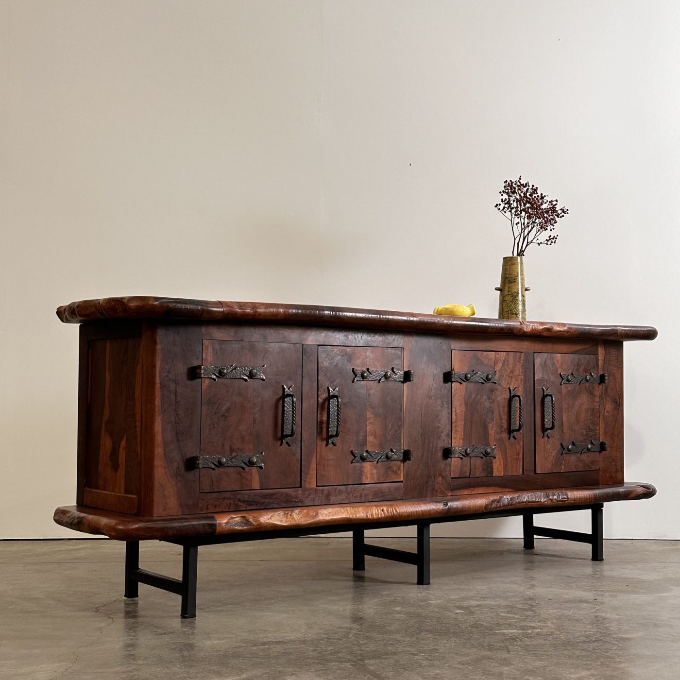 objet-vagabond-olive-sideboard0010