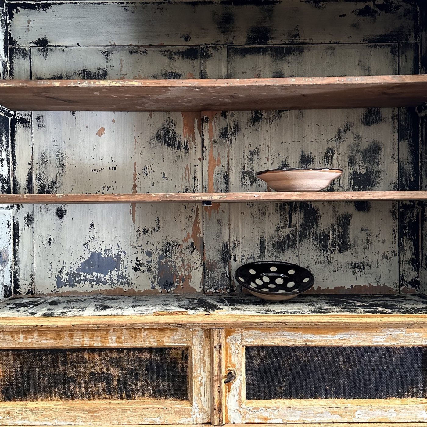 objet-vagabond-painted-cabinet0005