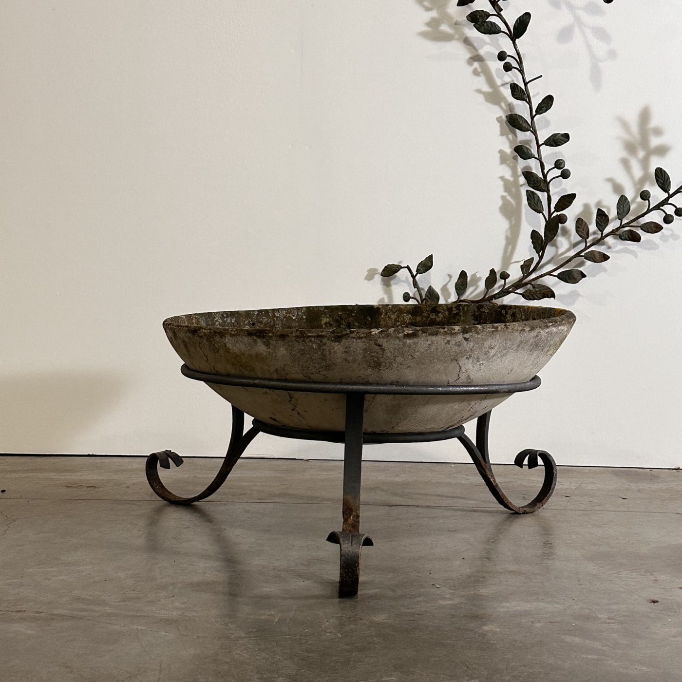 objet-vagabond-concrete-planter0004