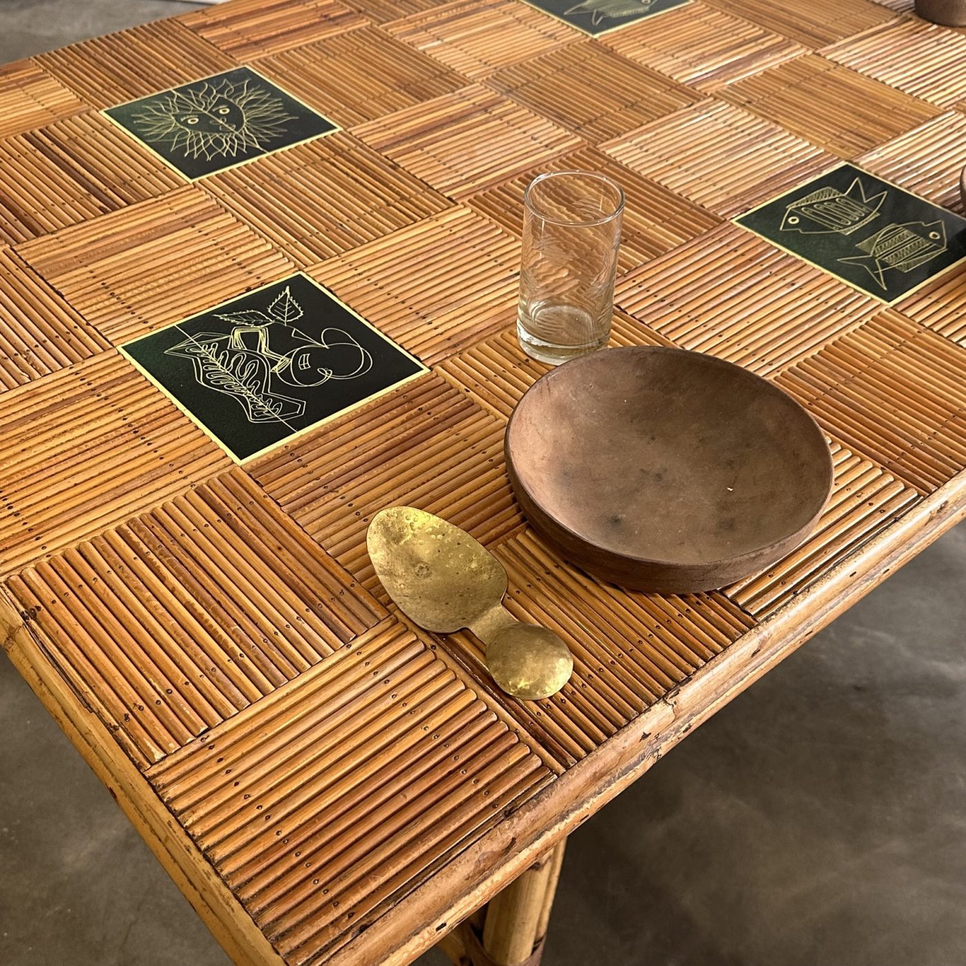 objet-vagabond-rattan-table0003