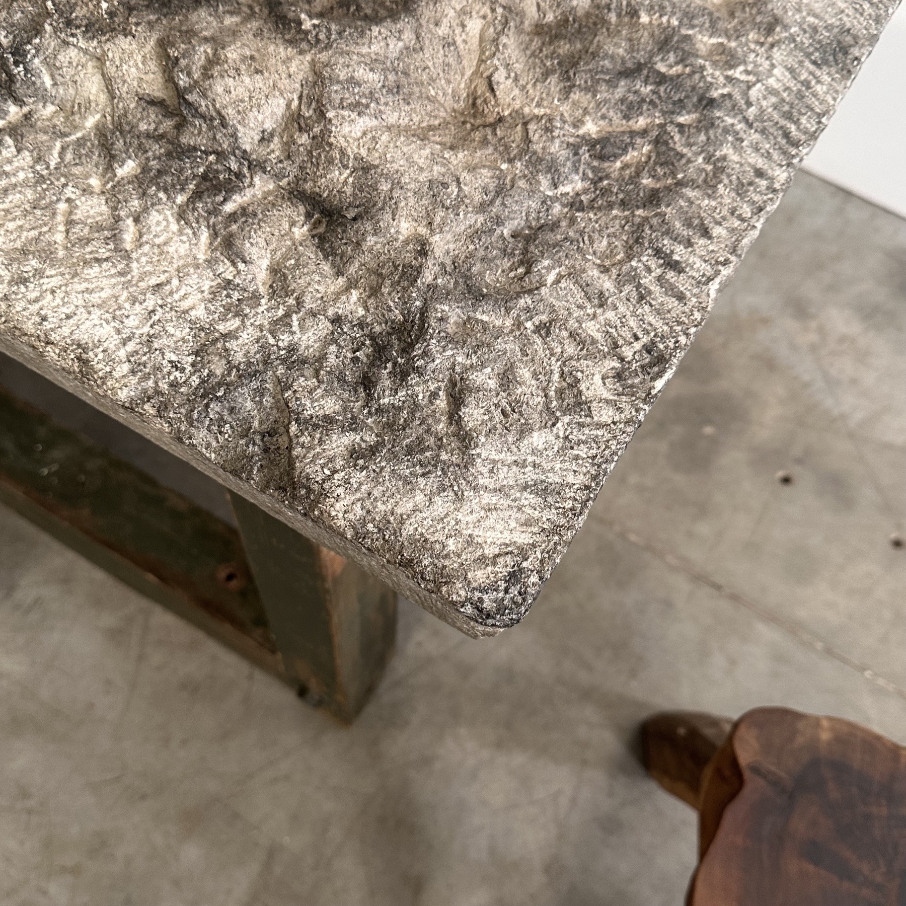 objet-vagabond-stone-console0002