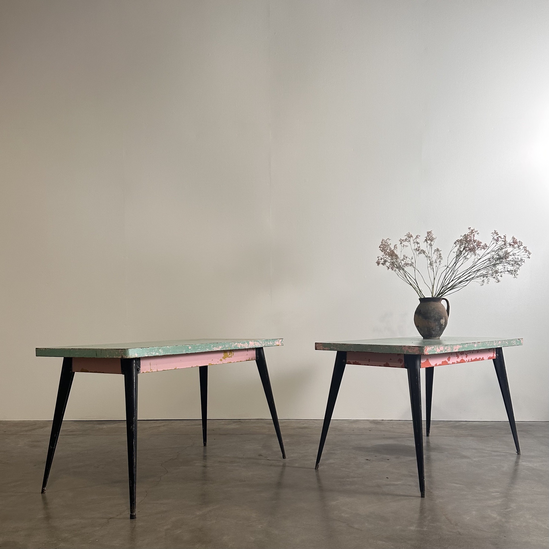 objet-vagabond-tolix-tables0001