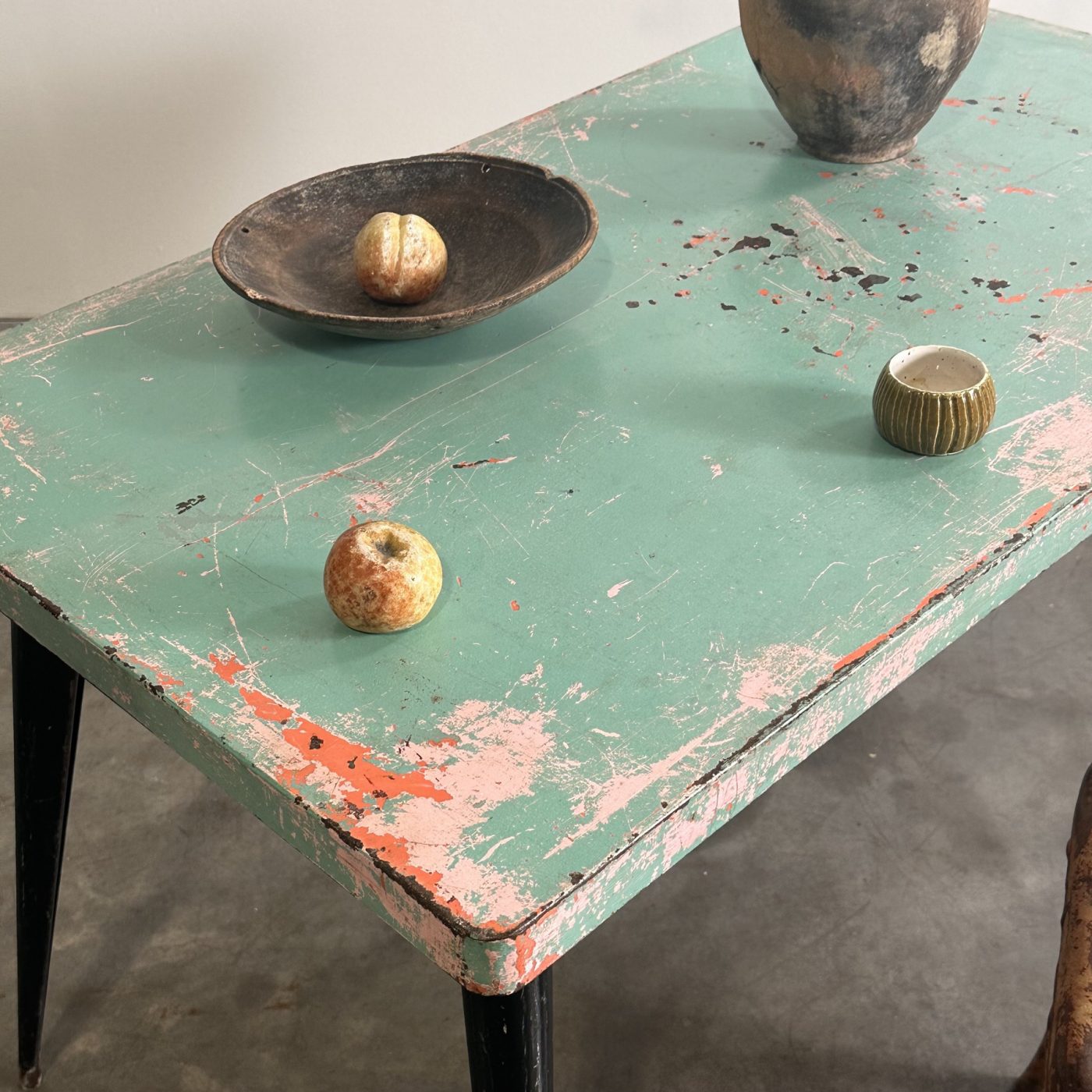 objet-vagabond-tolix-tables0004