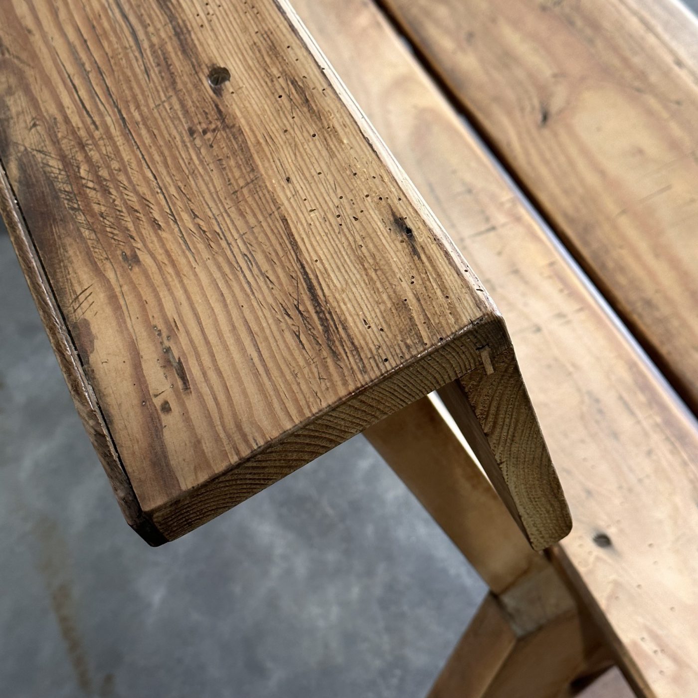 objet-vagabond-wooden-benches0000