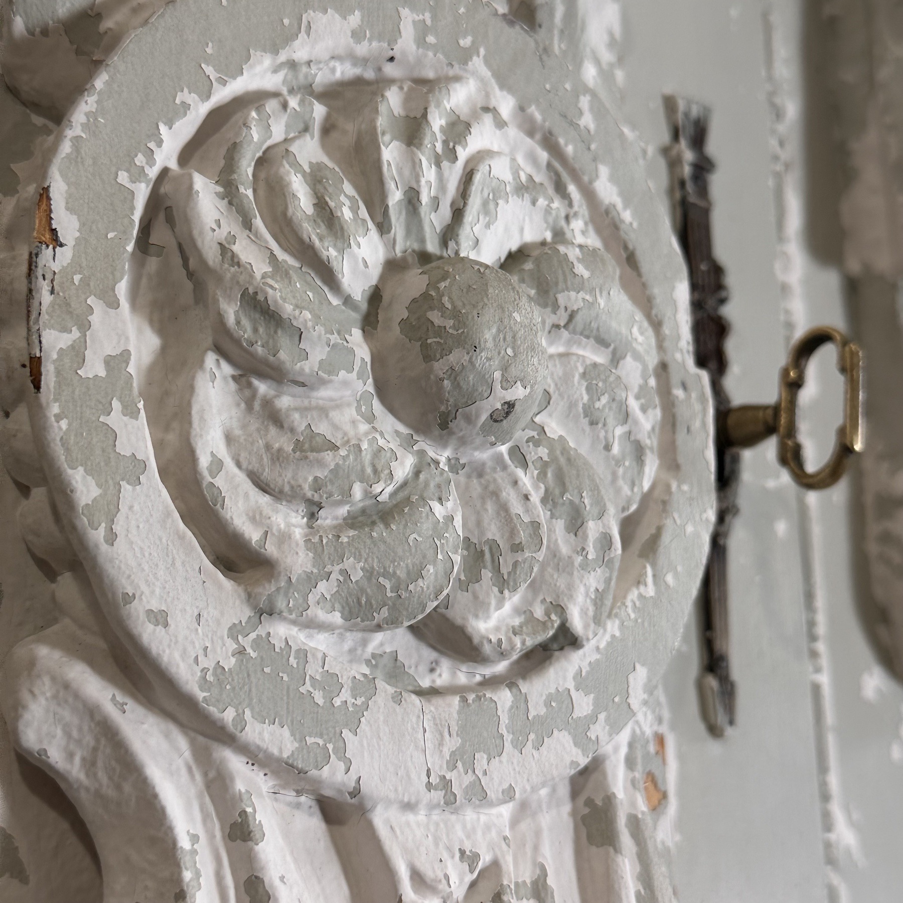 objet-vagabond-painted-cupboard0004