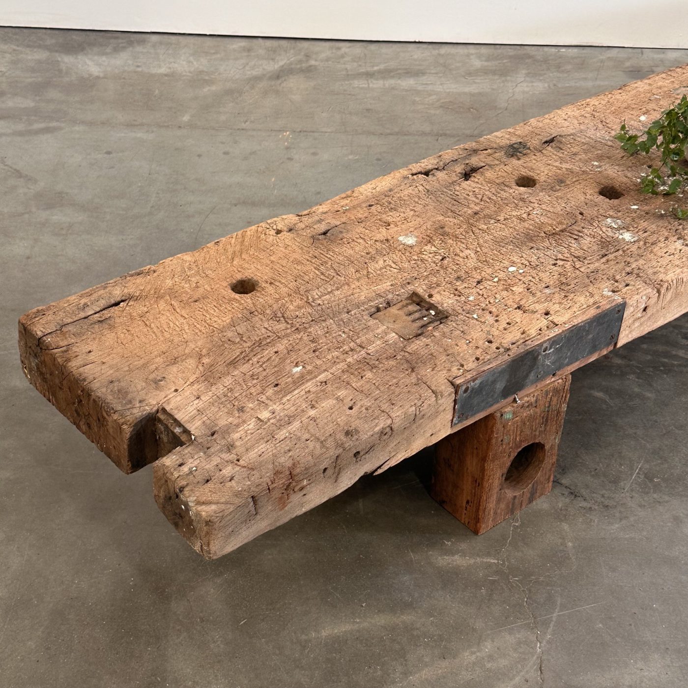 objet-vagabond-primitice-coffeetable0002