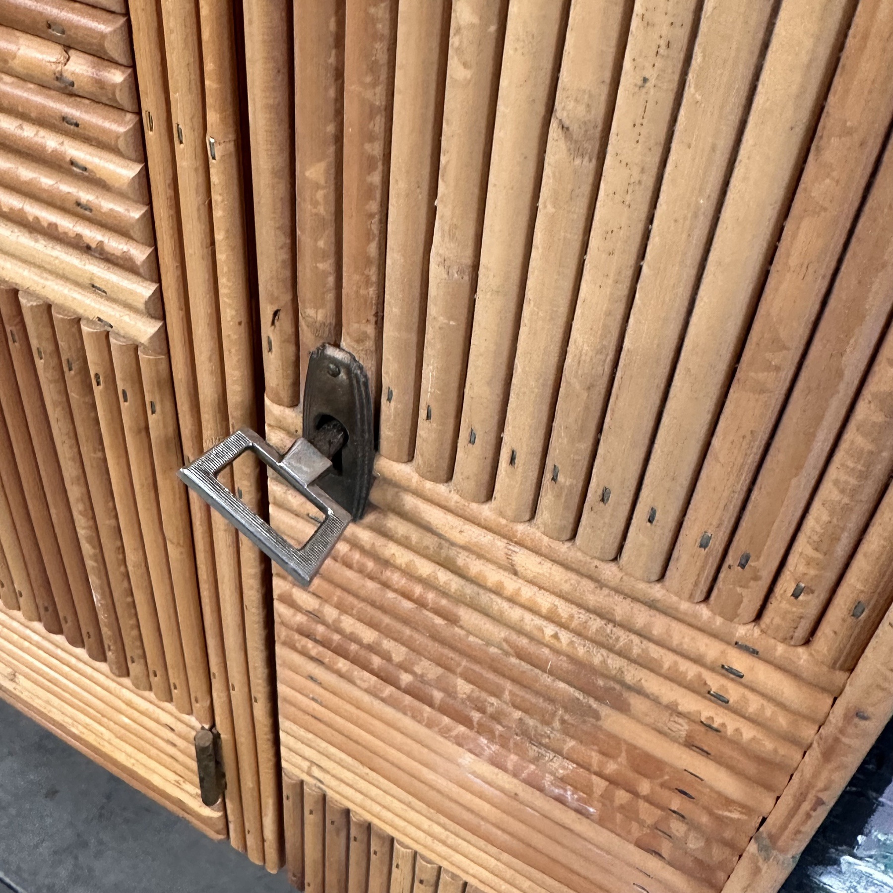 objet-vagabond-rattan-sideboard0009