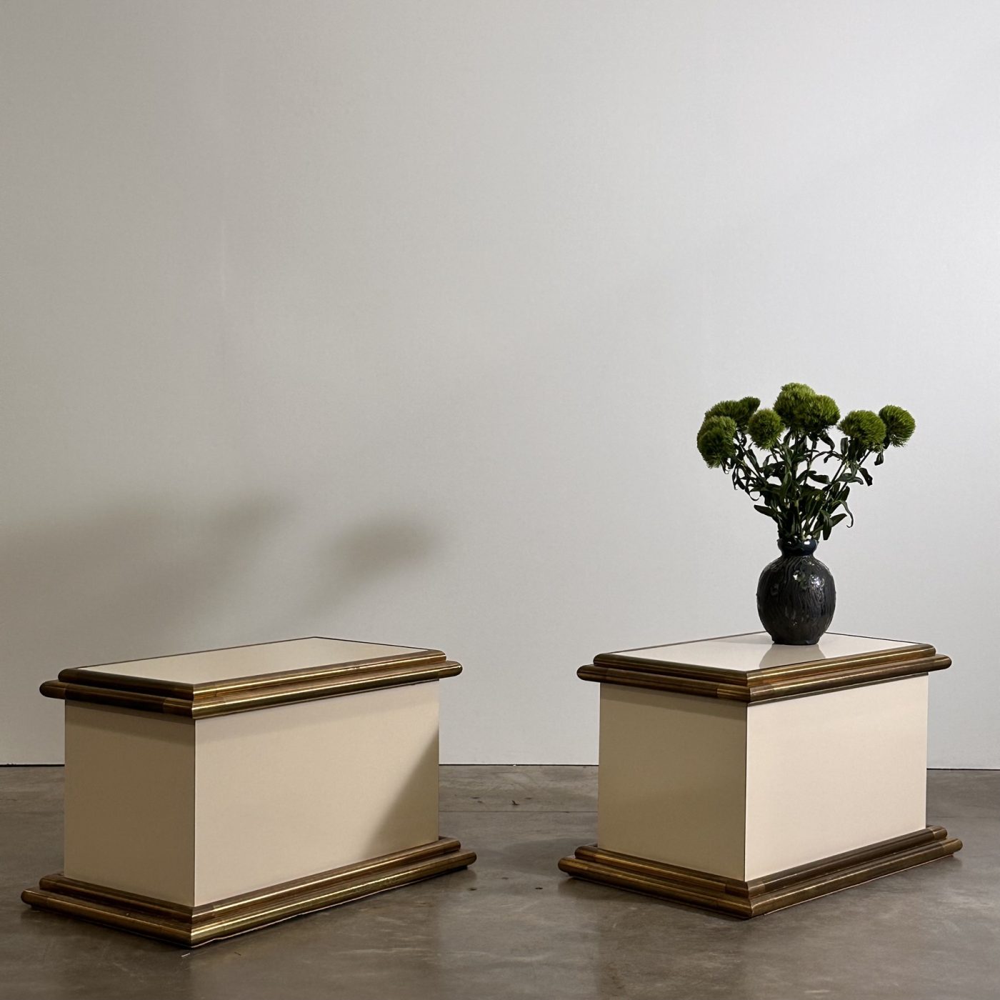 objet-vagabond-midcentury-sidetables0003