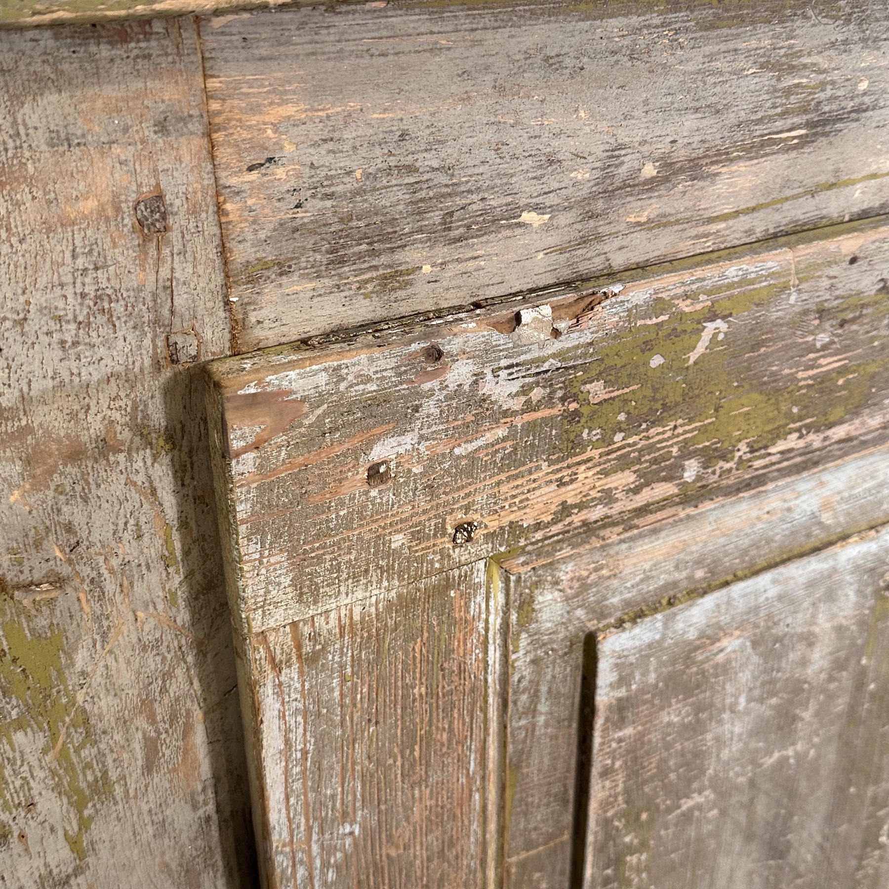 objet-vagabond-painted-cabinet0006