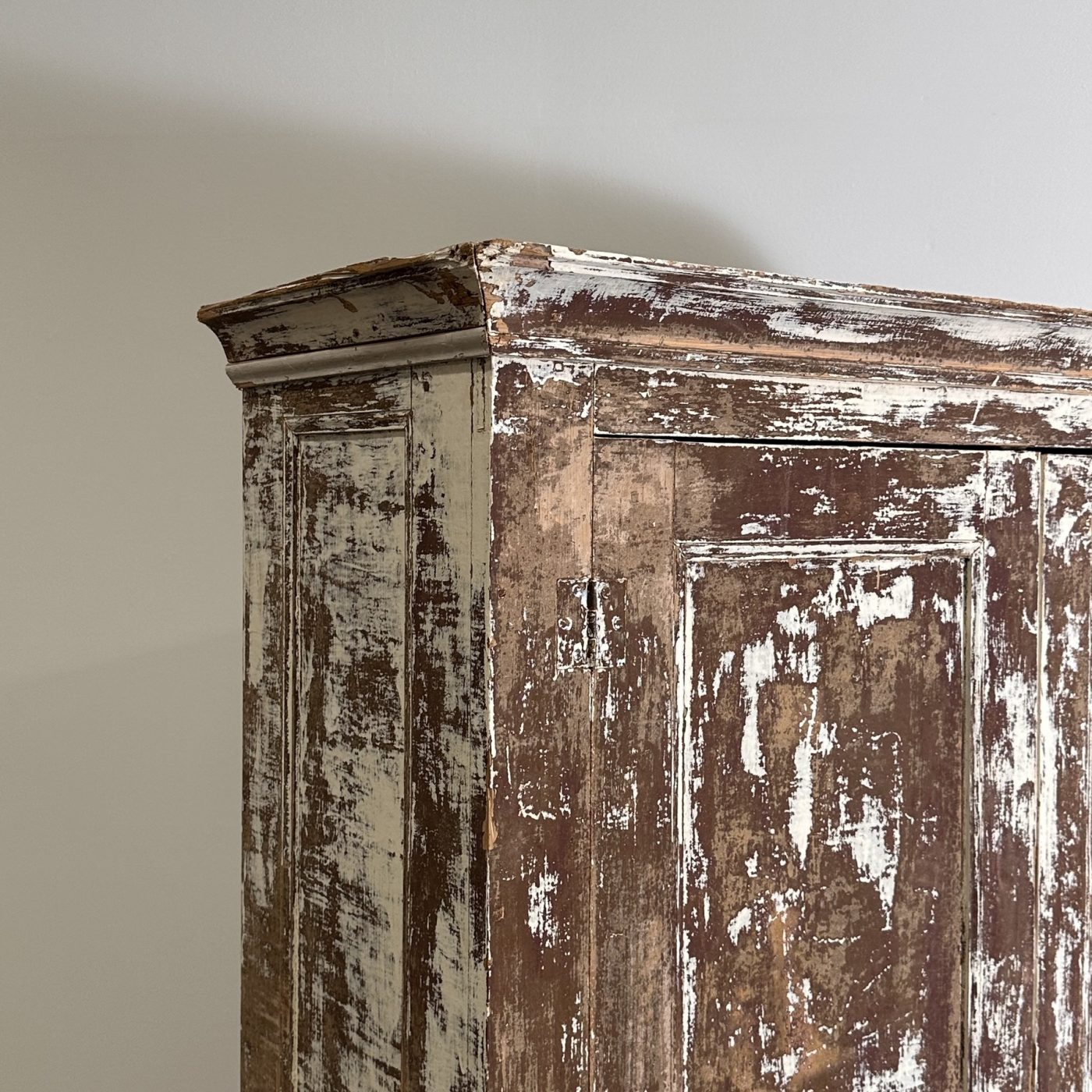 objet-vagabond-painted-cupboard0007