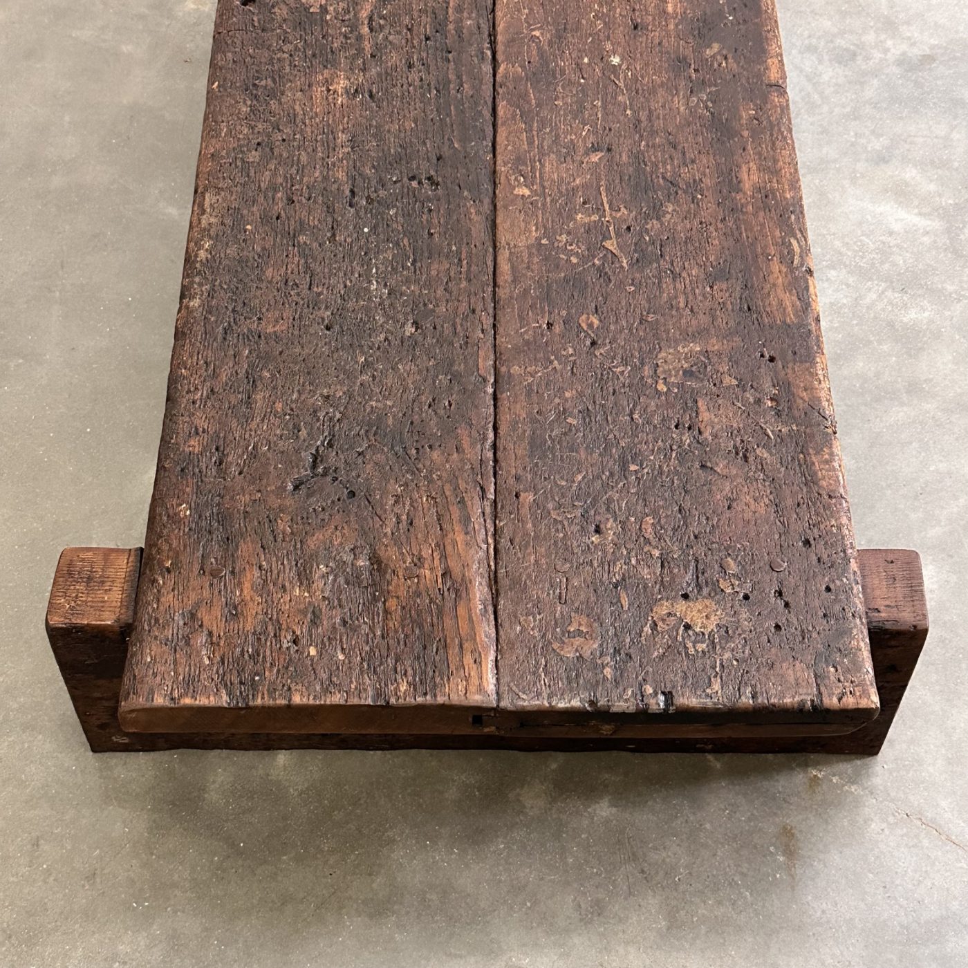 objet-vagabond-primitive-coffeetable0003