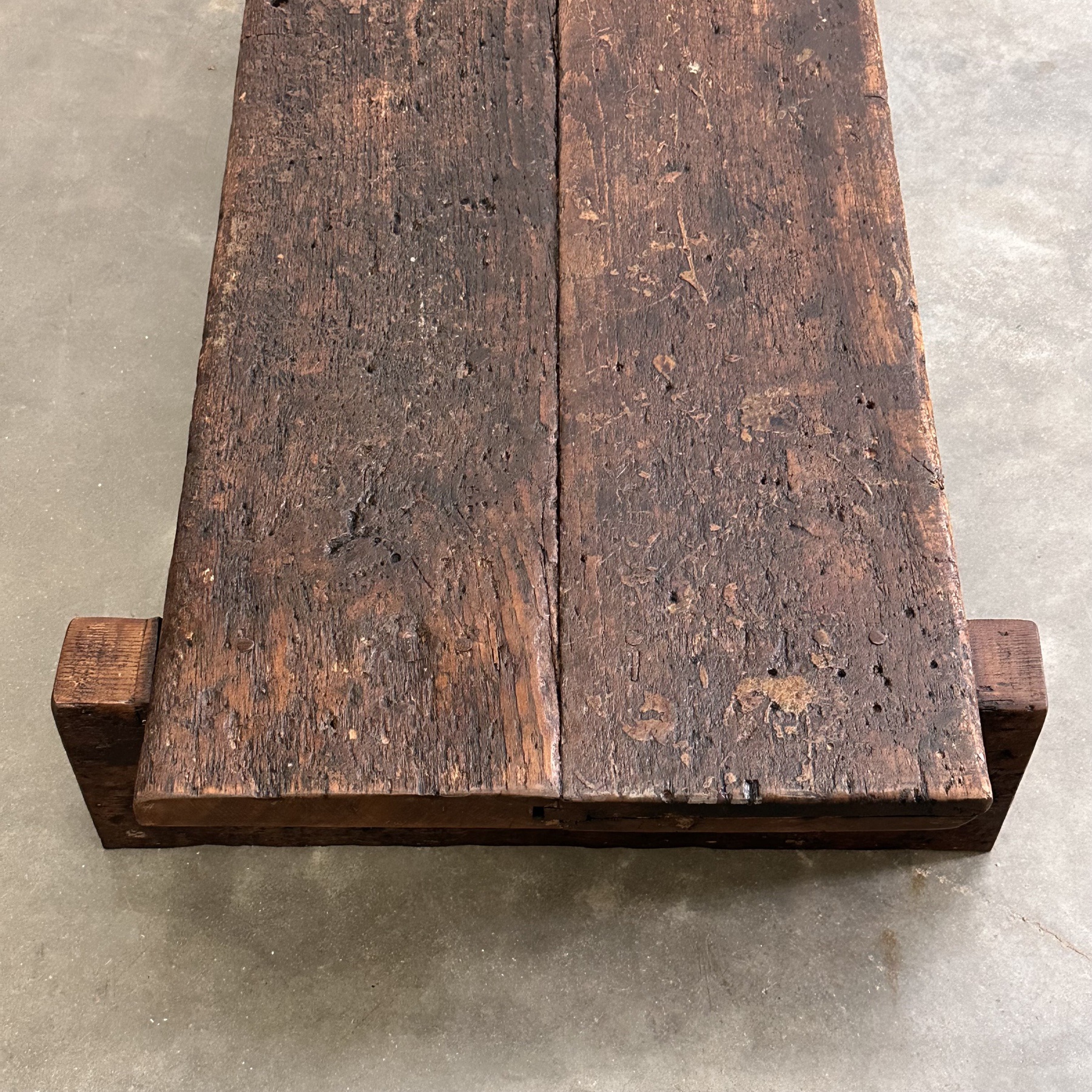 objet-vagabond-primitive-coffeetable0003