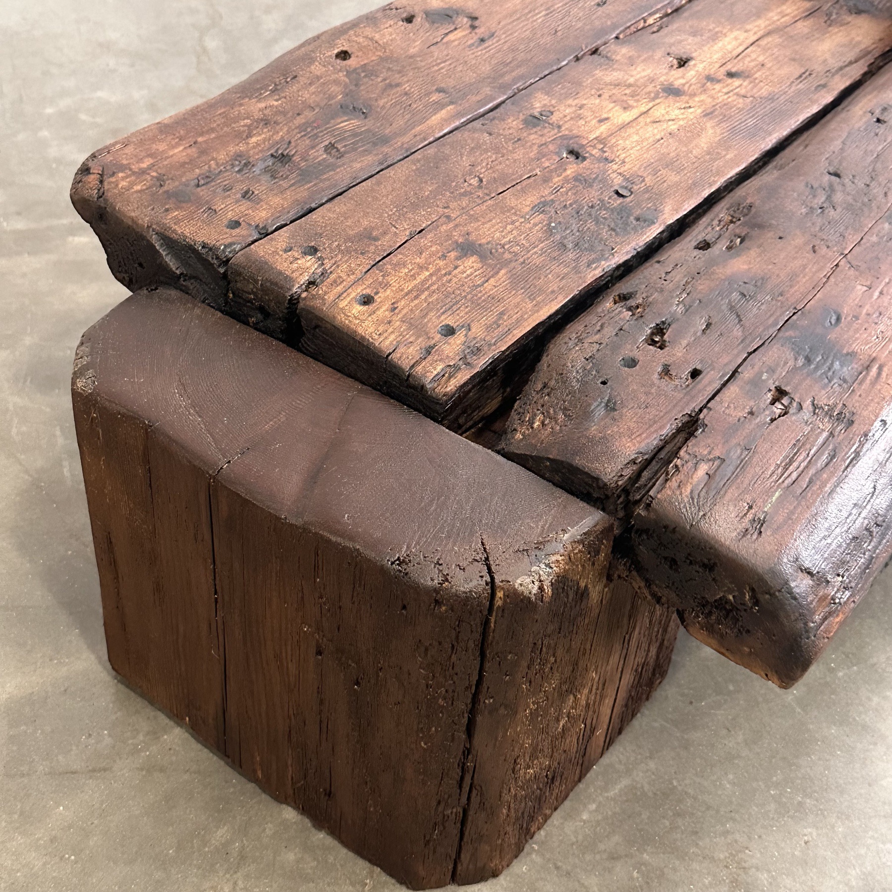 objet-vagabond-primitive-lowtable0011