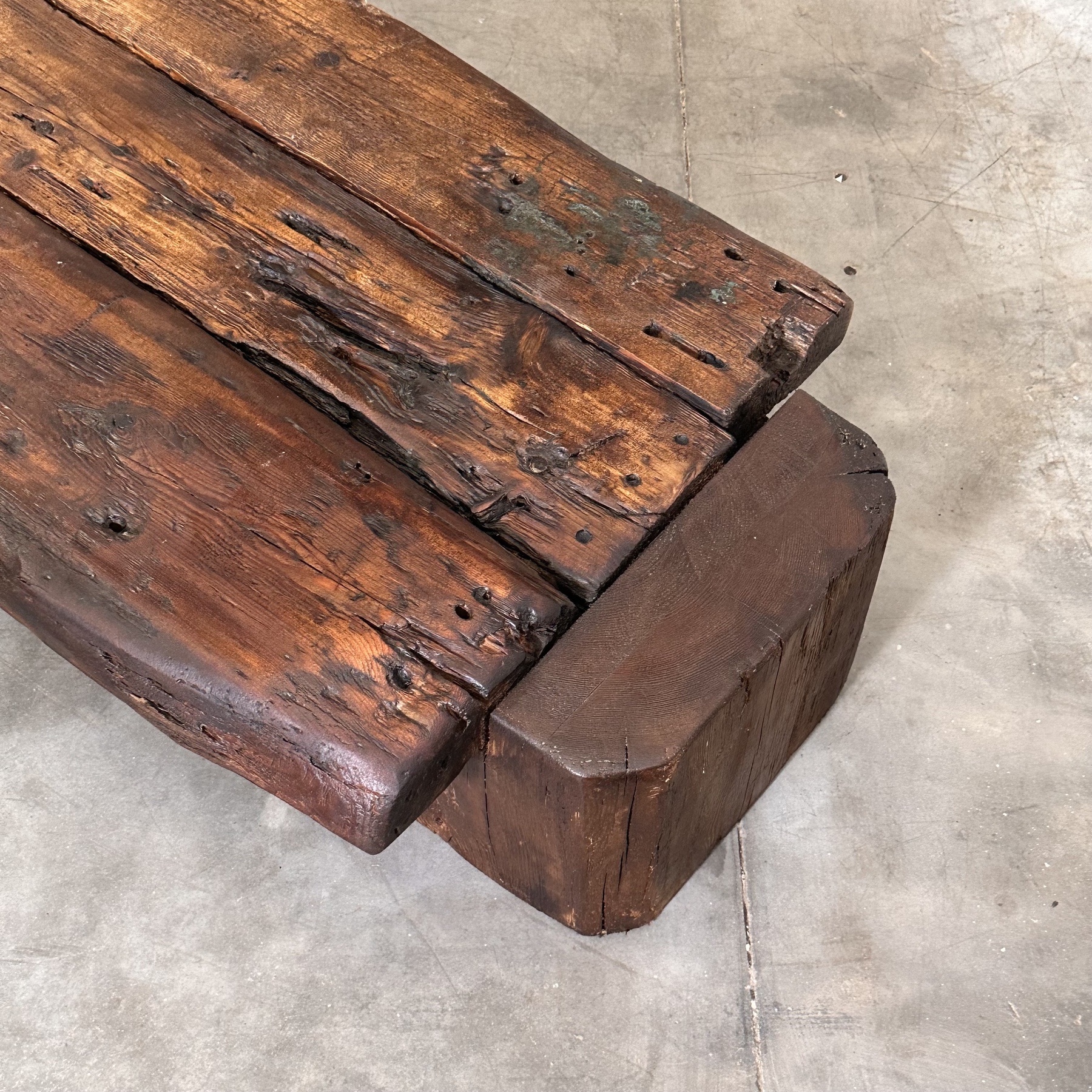 objet-vagabond-primitive-lowtable0012