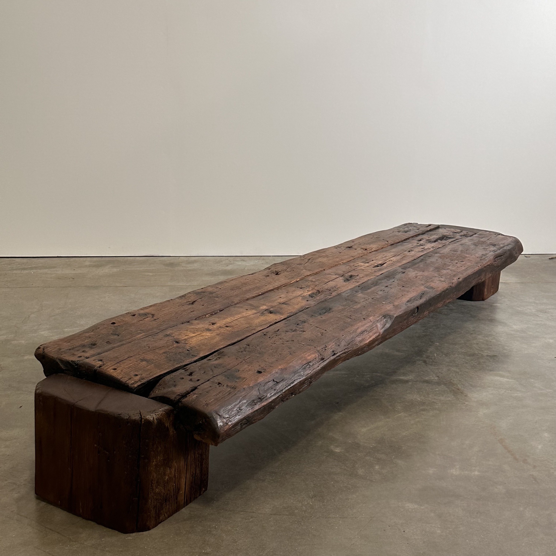 objet-vagabond-primitive-lowtable0013