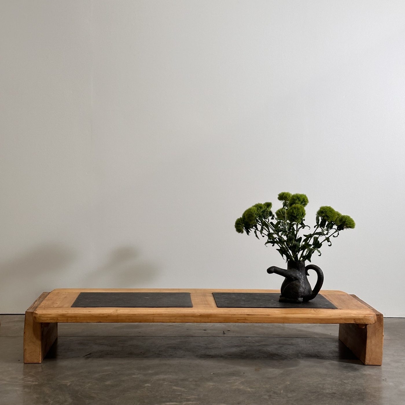 objet-vagabond-primitive-stone-table0007