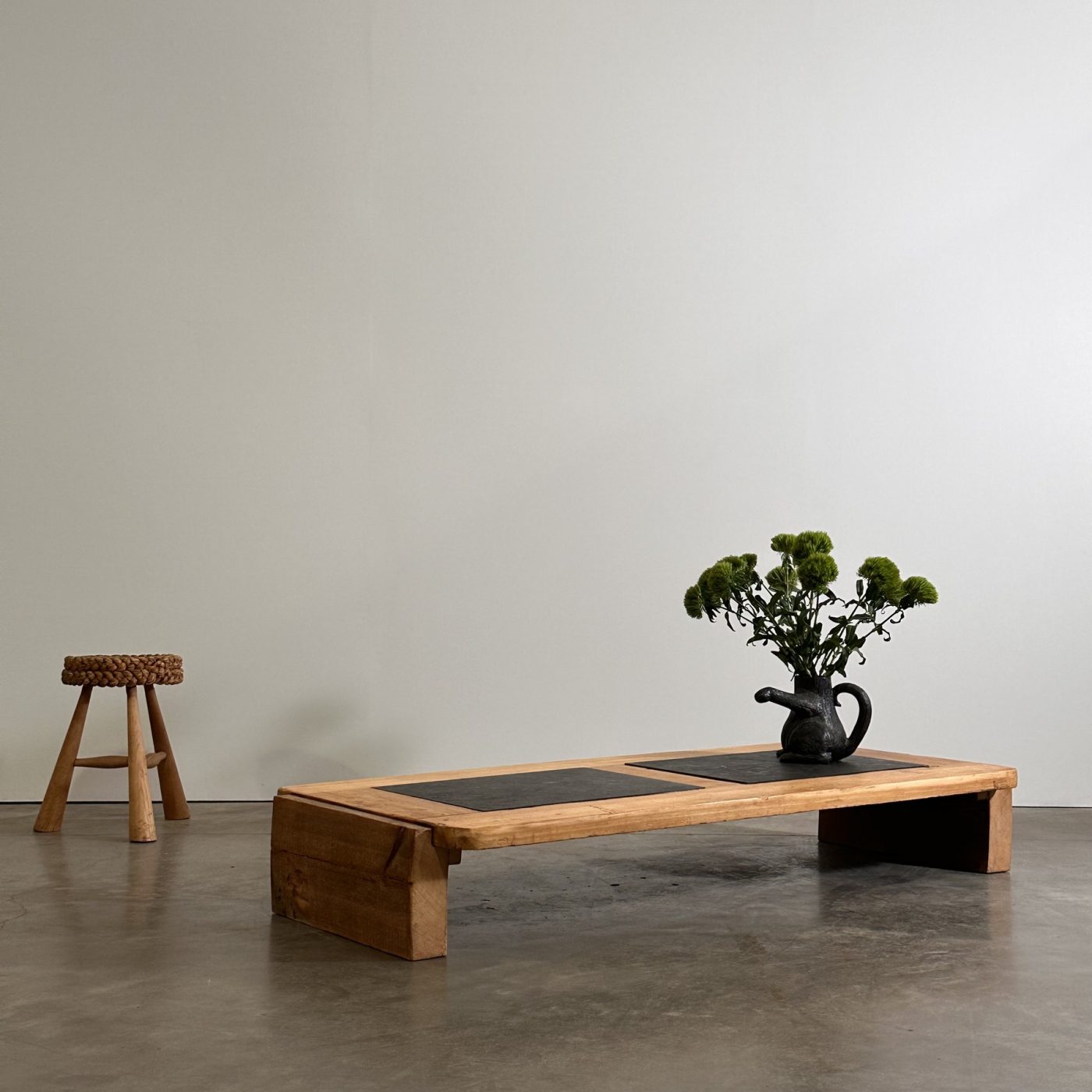 objet-vagabond-primitive-stone-table0009