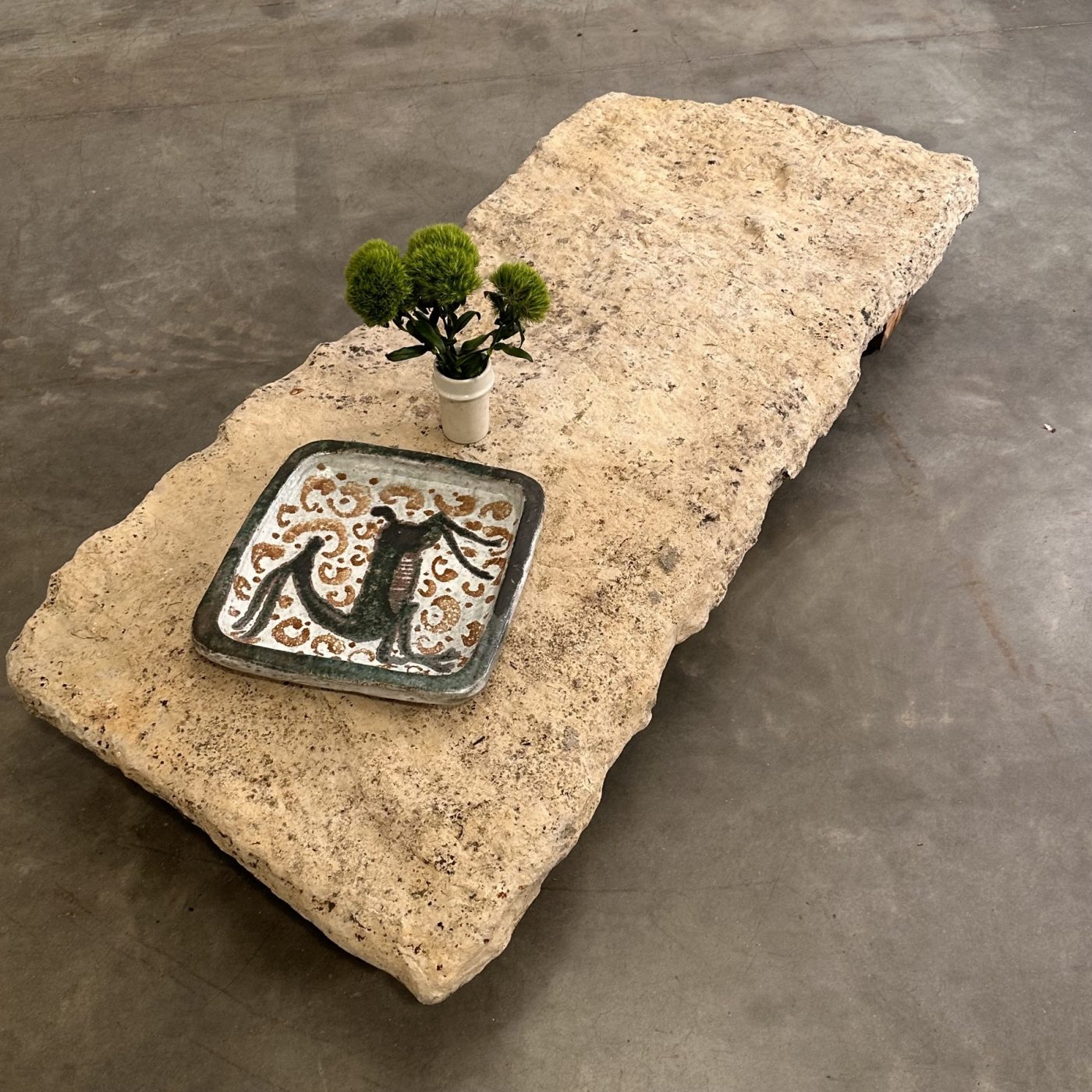 objet-vagabond-stone-lowtable0006