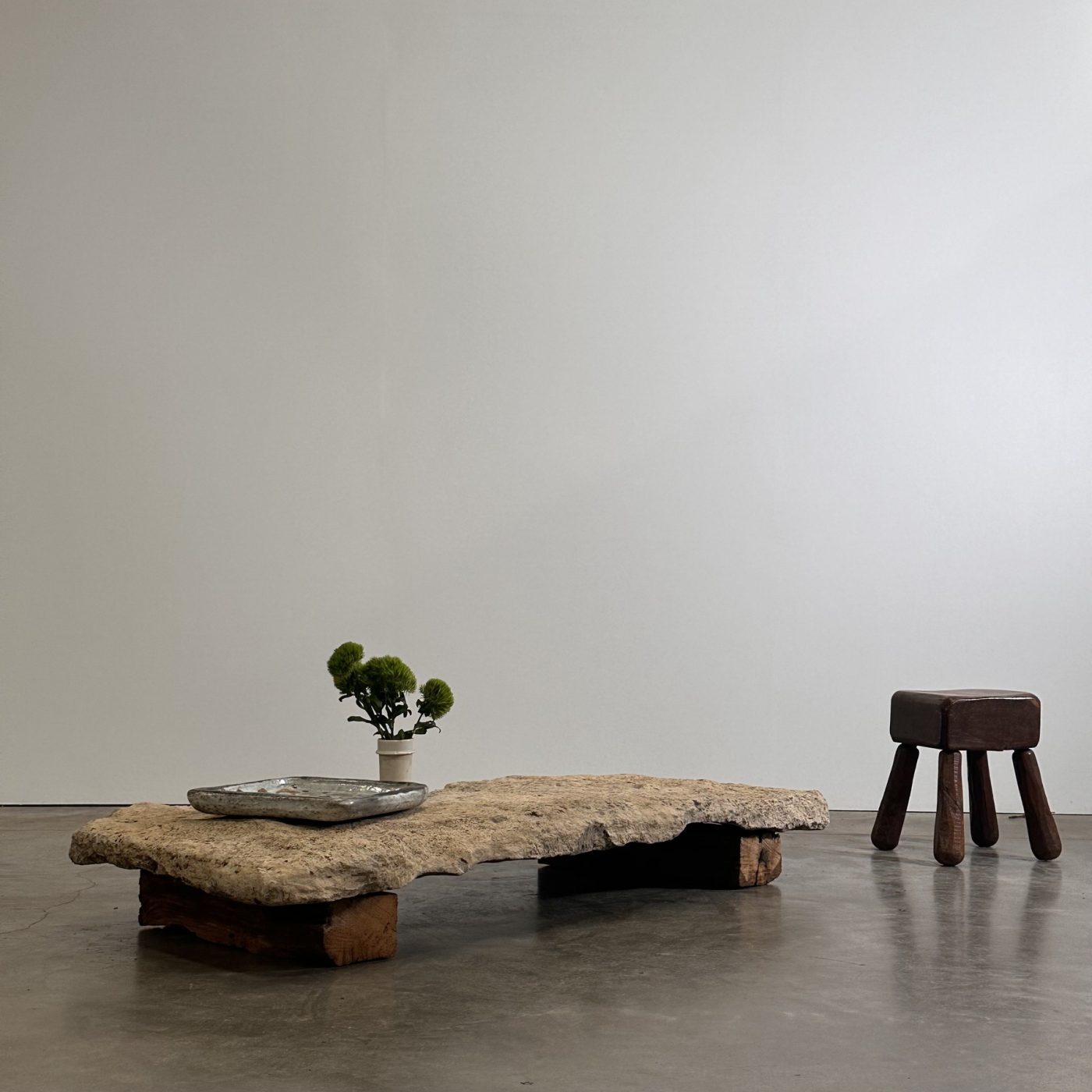 objet-vagabond-stone-lowtable0008