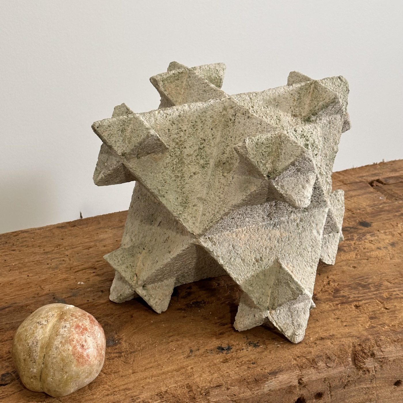 objet-vagabond-stone-sculpture0000