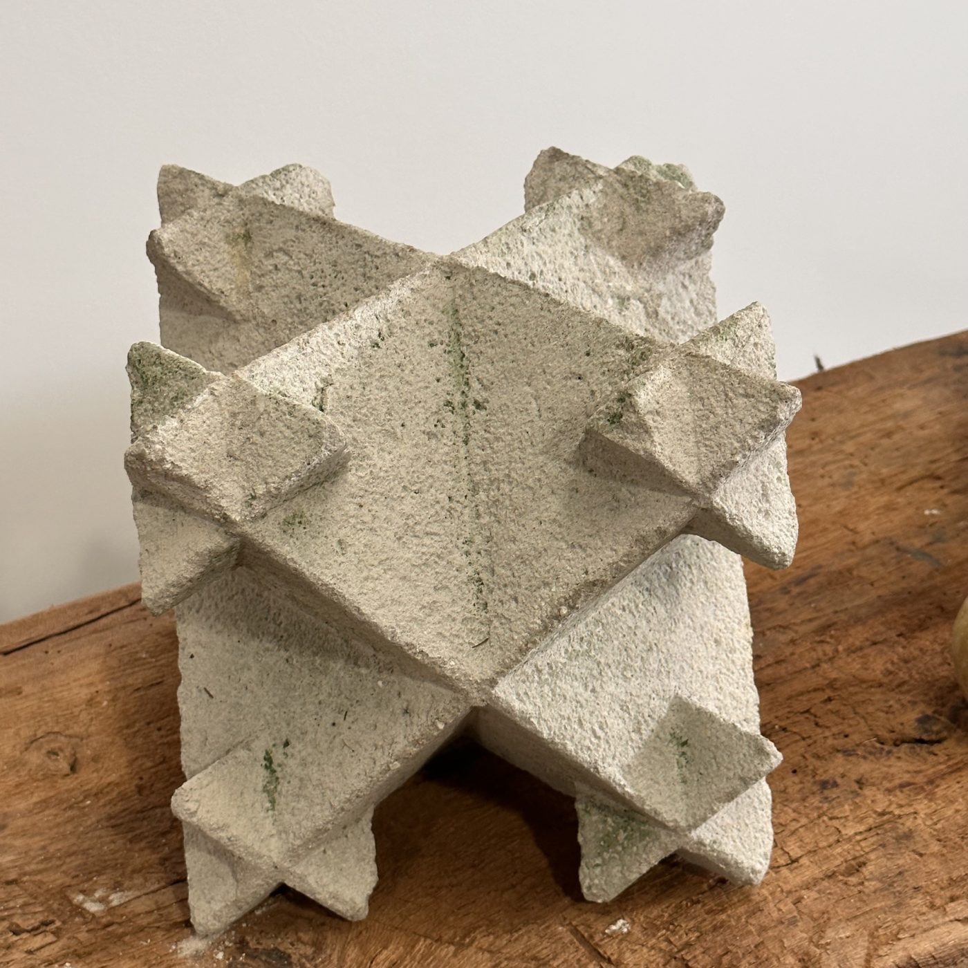 objet-vagabond-stone-sculpture0003