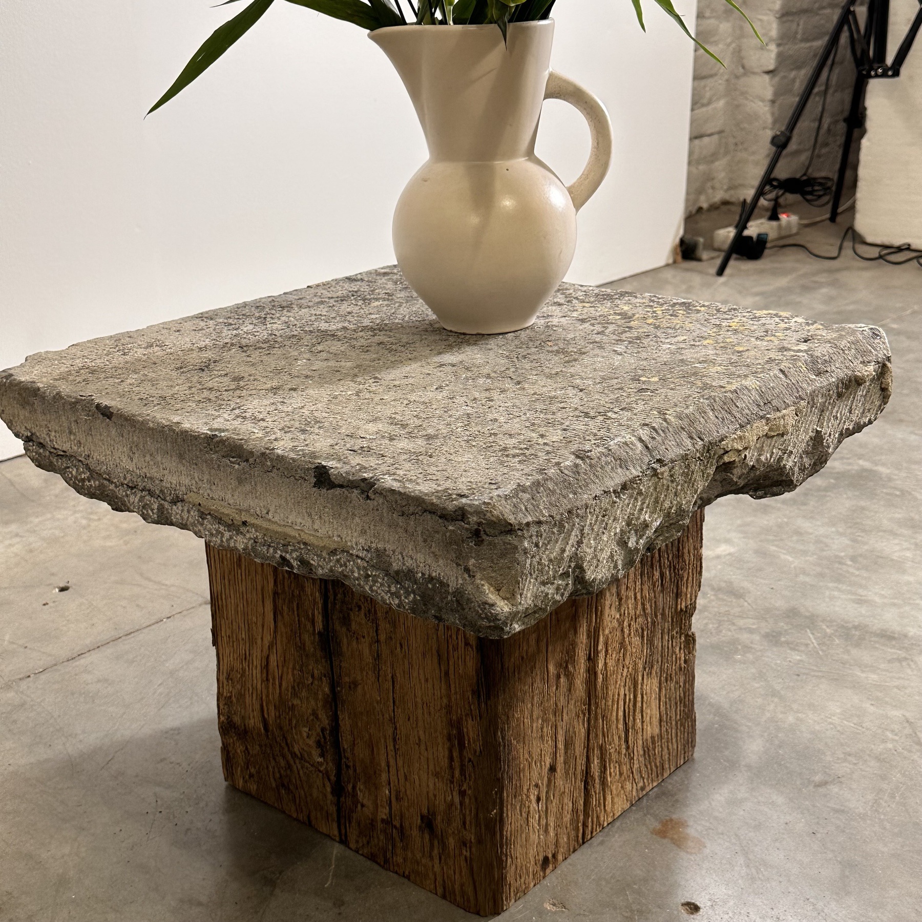 objet-vagabond-stone-tables0002