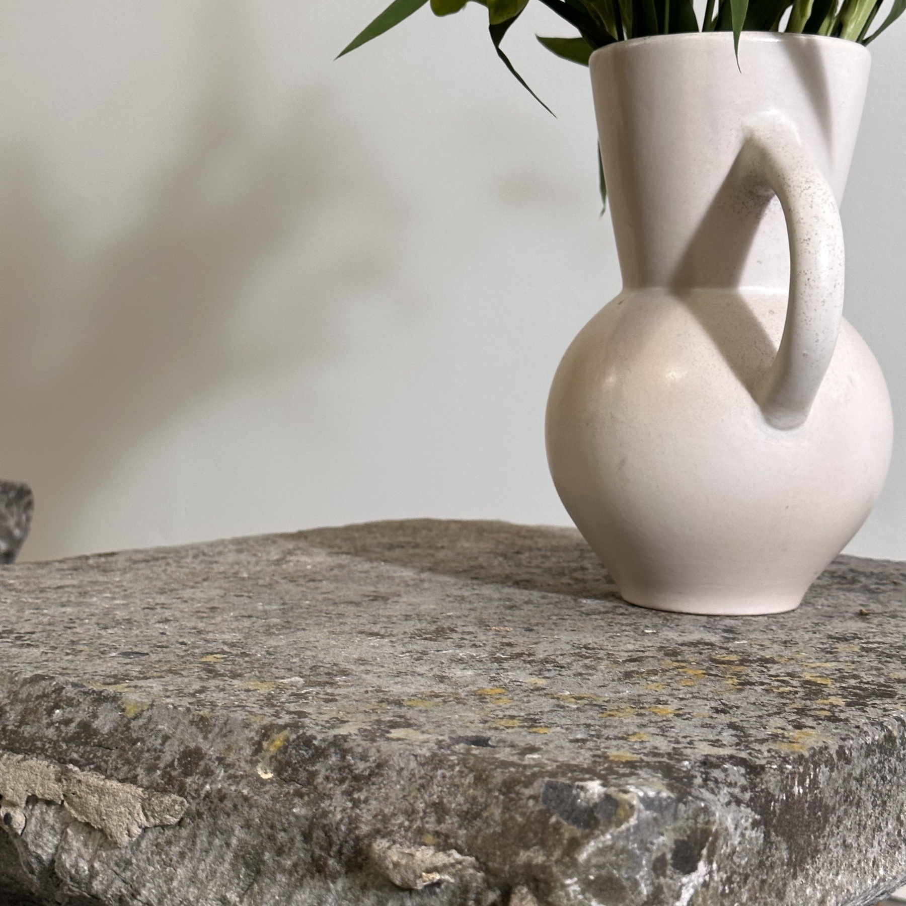 objet-vagabond-stone-tables0005