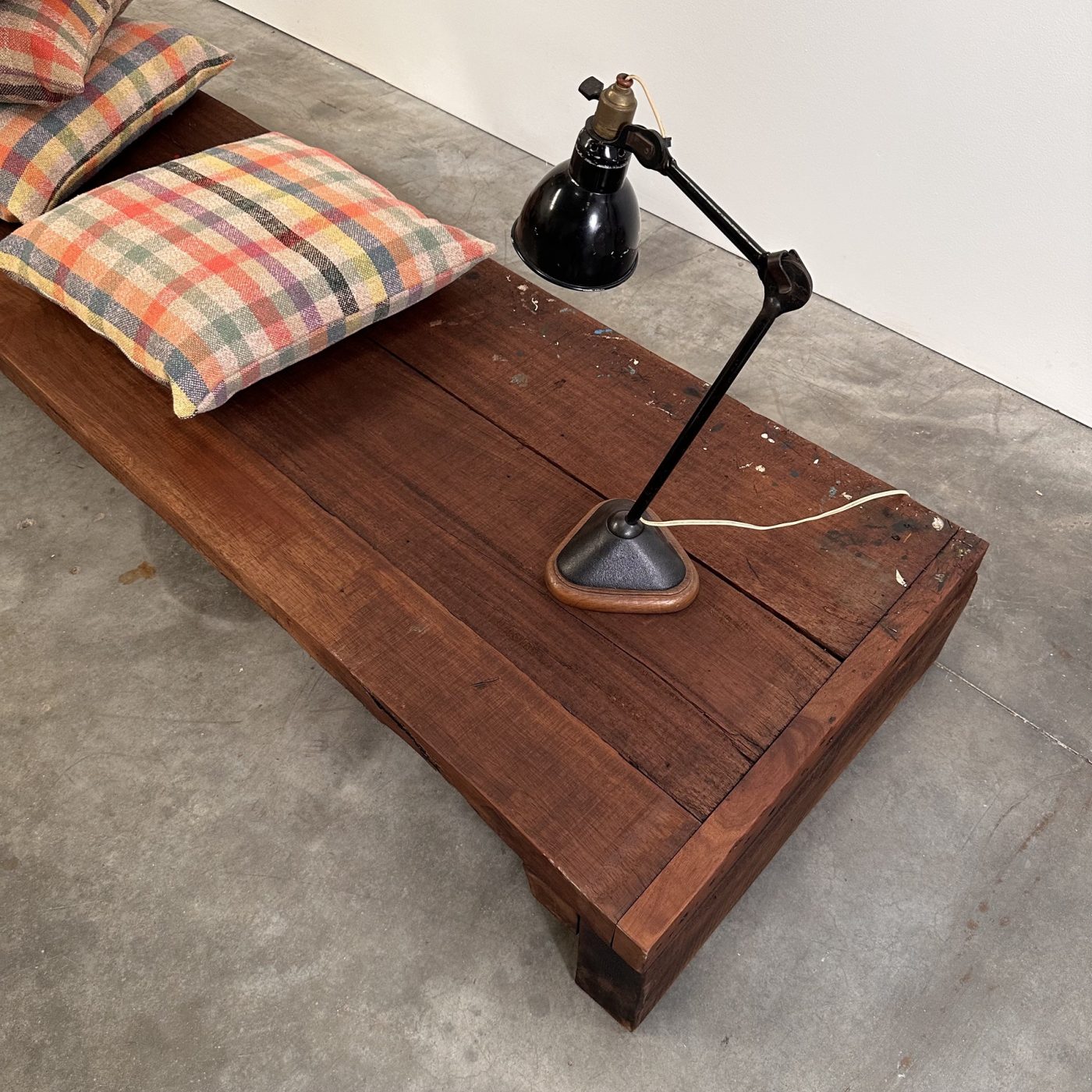 objet-vagabond-large-bench0000