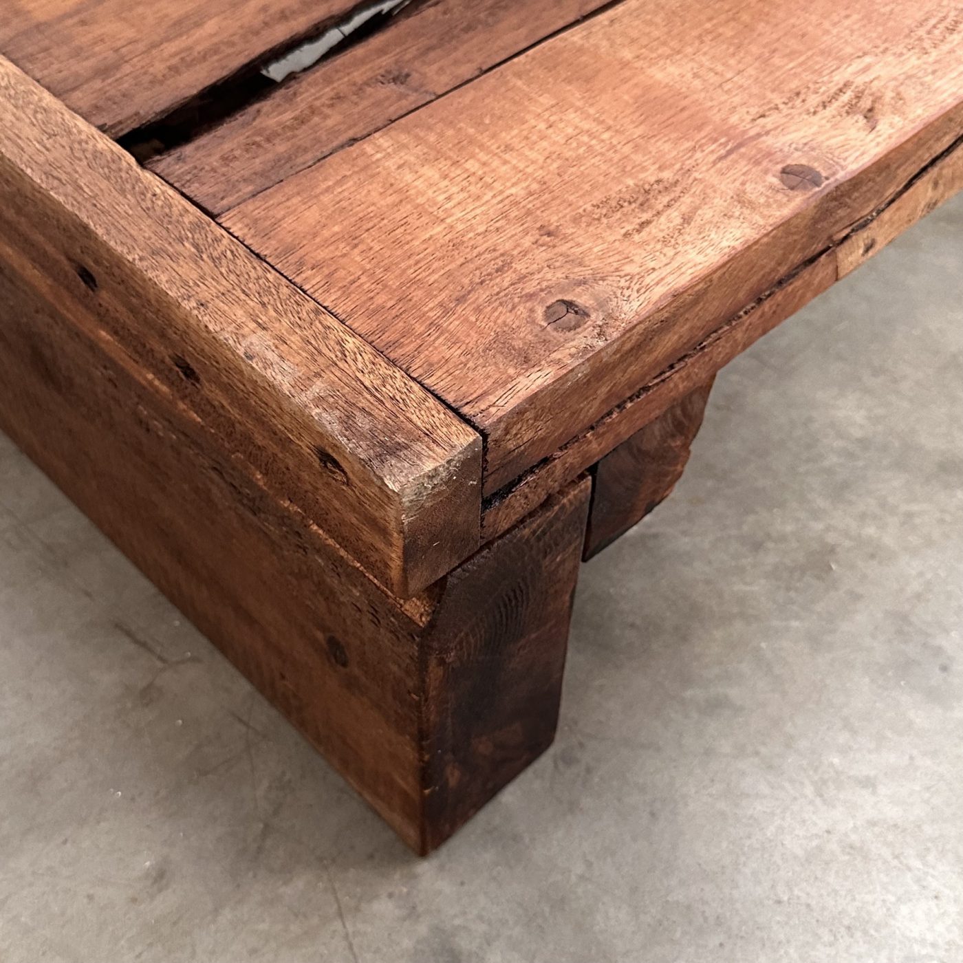 objet-vagabond-large-bench0007