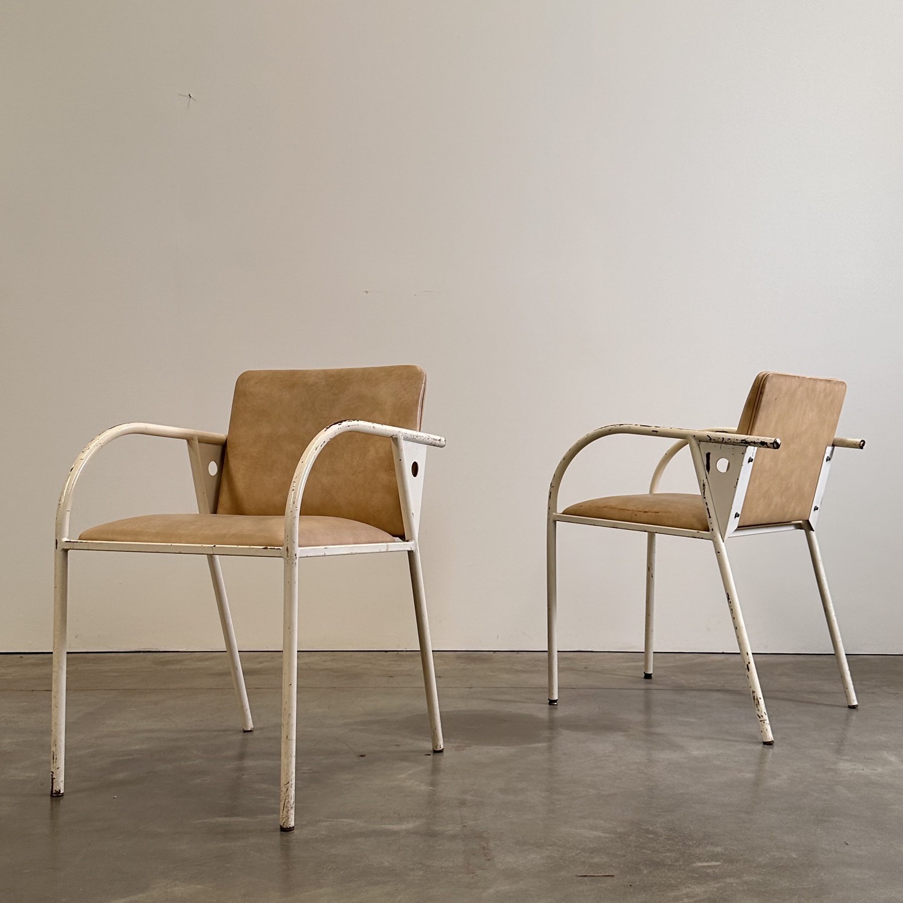 objet-vagabond-metal-armchairs0008