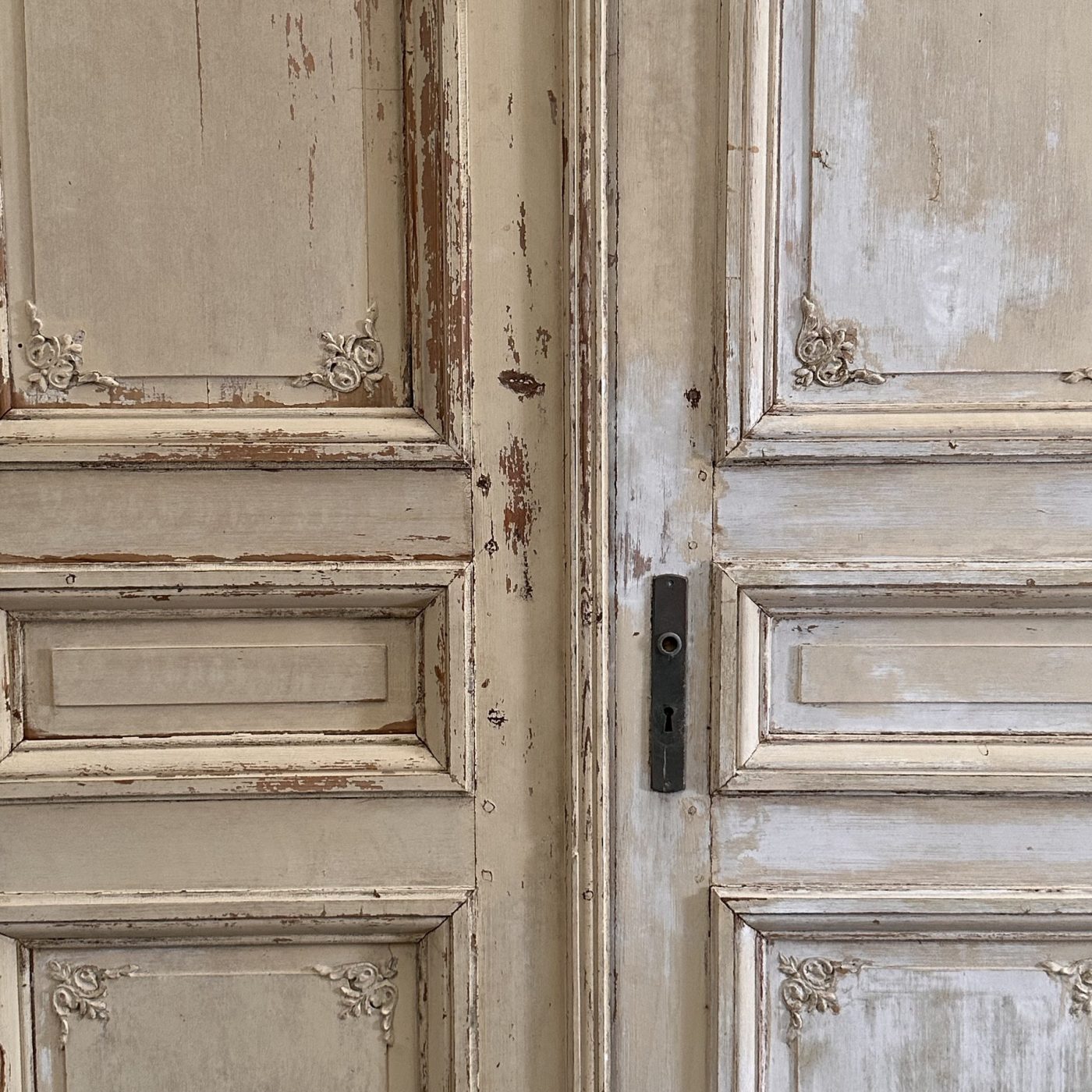 objet-vagabond-painted-doors0001
