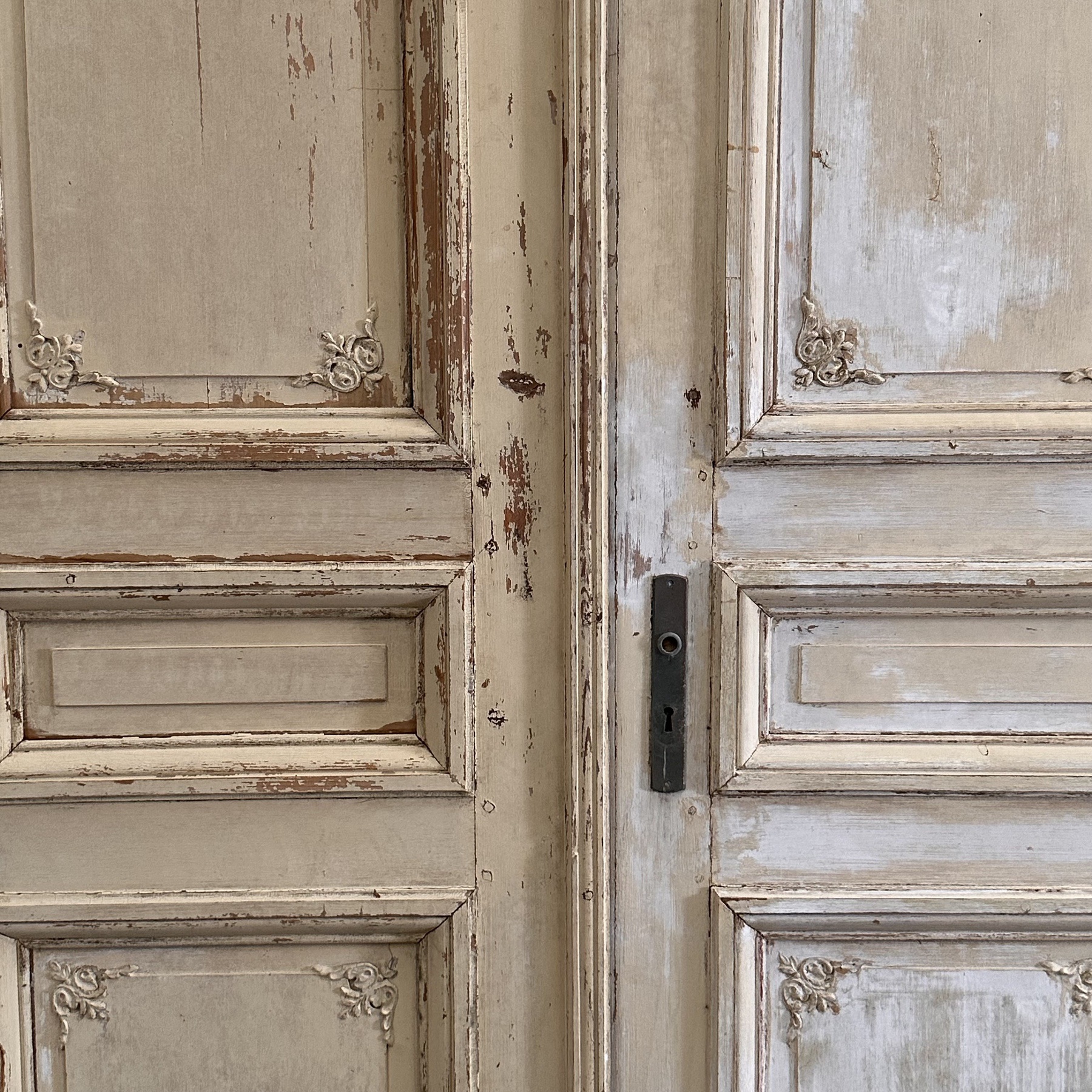 objet-vagabond-painted-doors0001