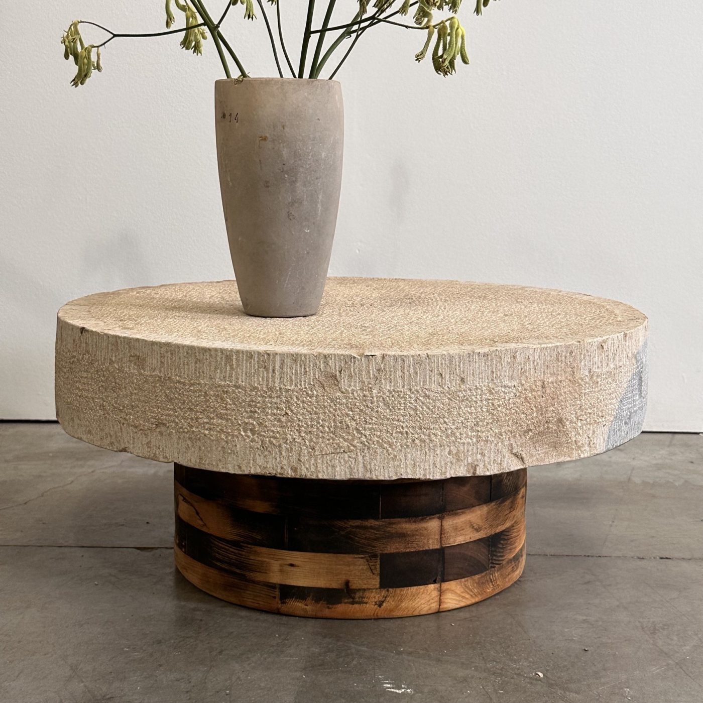 objet-vagabond-stone-coffeetable0000
