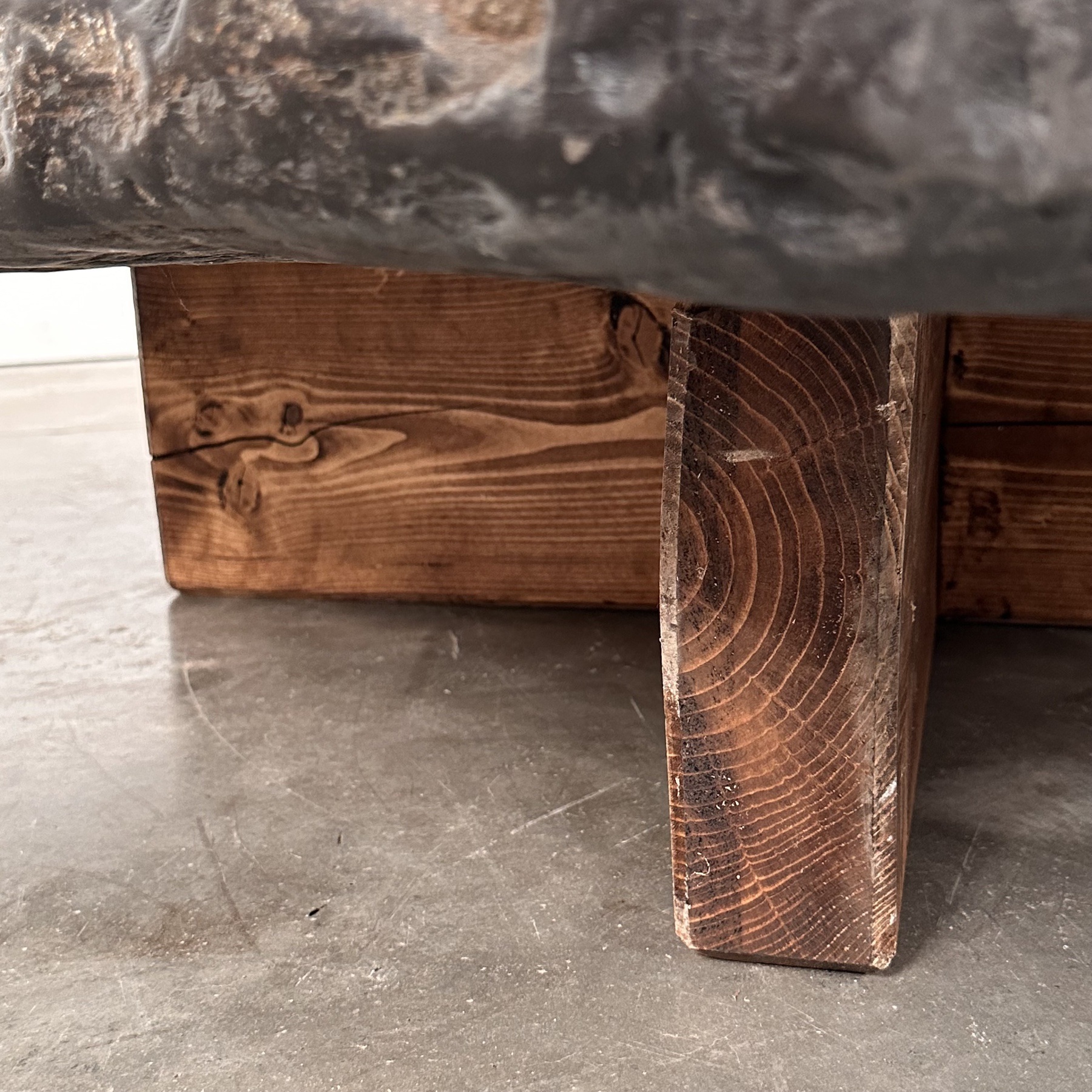 objet-vagabond-stone-table0002