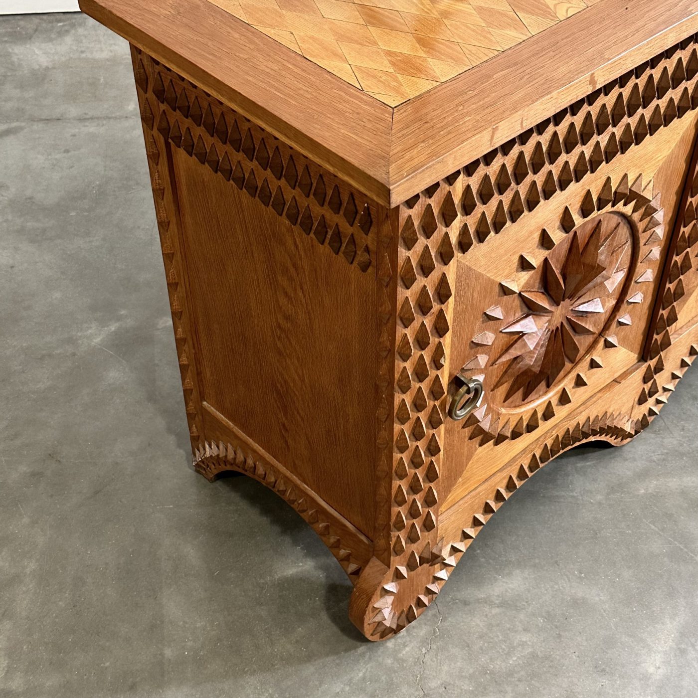 objet-vagabond-brutalist-sideboard0000